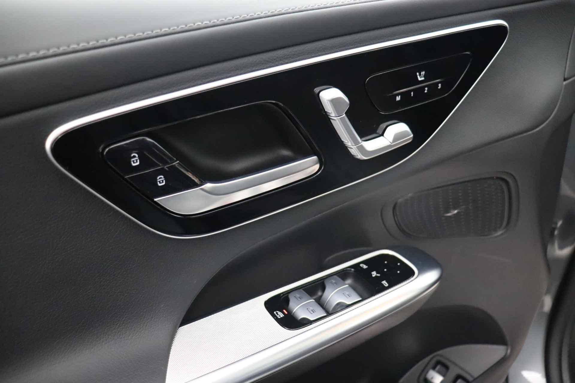 Mercedes-Benz GLC-klasse 300e 4MATIC AMG Line | Panoramadak | 360 camera | Multispaaks velgen - 5/39