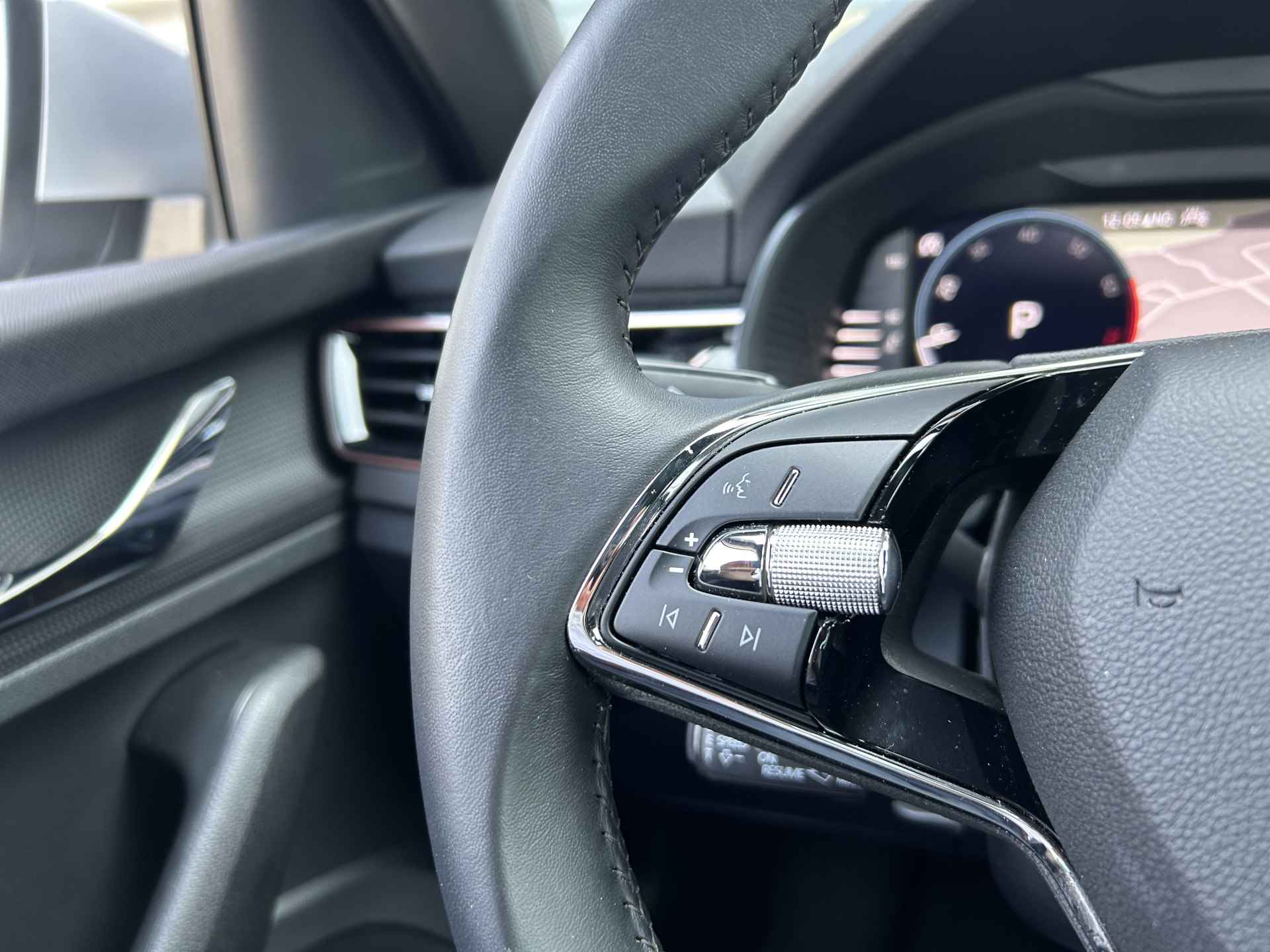 Škoda Scala 1.0 TSI 110 pk Business Edition 7-DSG | Climatronic | Cruise control | Apple Carplay/Android | full-LED koplampen | Navigatiesys - 17/34