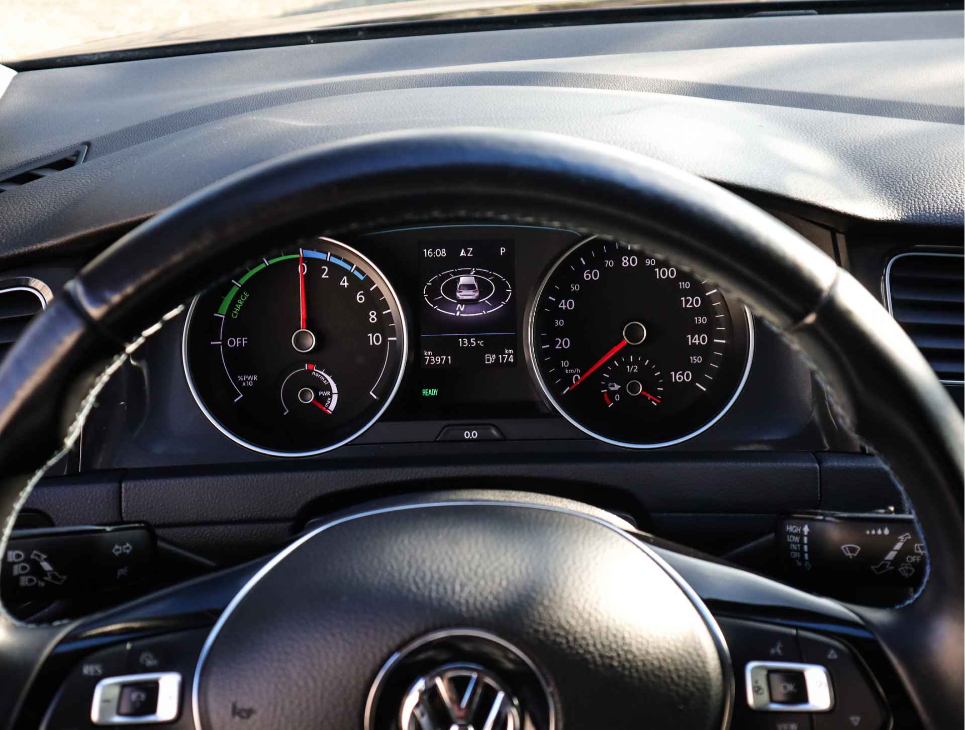 Volkswagen e-Golf (Subsidie-Mogelijk) (136PK) 1e-Eig, VW-Dealer-Onderh, 12-Mnd-BOVAG, NL-Auto, Navigatie/Apple-Carplay/Android-Auto, Stoelverwarming, Adaptive-Cruise-Control, LM.-Velgen-17Inch, Parkeersensoren-V+A, Voorruit-Verwarmd, Privacy-Glas - 6/32