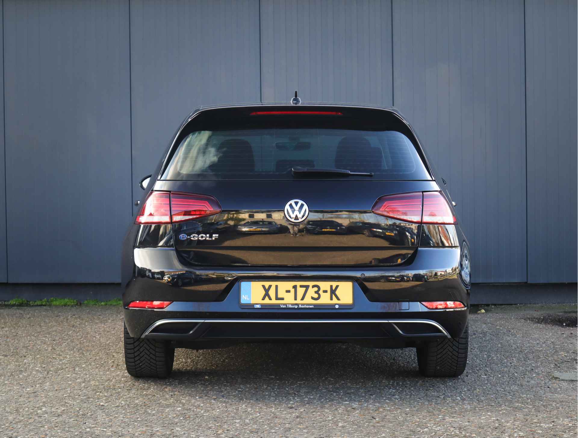 Volkswagen e-Golf (Subsidie-Mogelijk) (136PK) 1e-Eig, VW-Dealer-Onderh, 12-Mnd-BOVAG, NL-Auto, Navigatie/Apple-Carplay/Android-Auto, Stoelverwarming, Adaptive-Cruise-Control, LM.-Velgen-17Inch, Parkeersensoren-V+A, Voorruit-Verwarmd, Privacy-Glas - 19/32