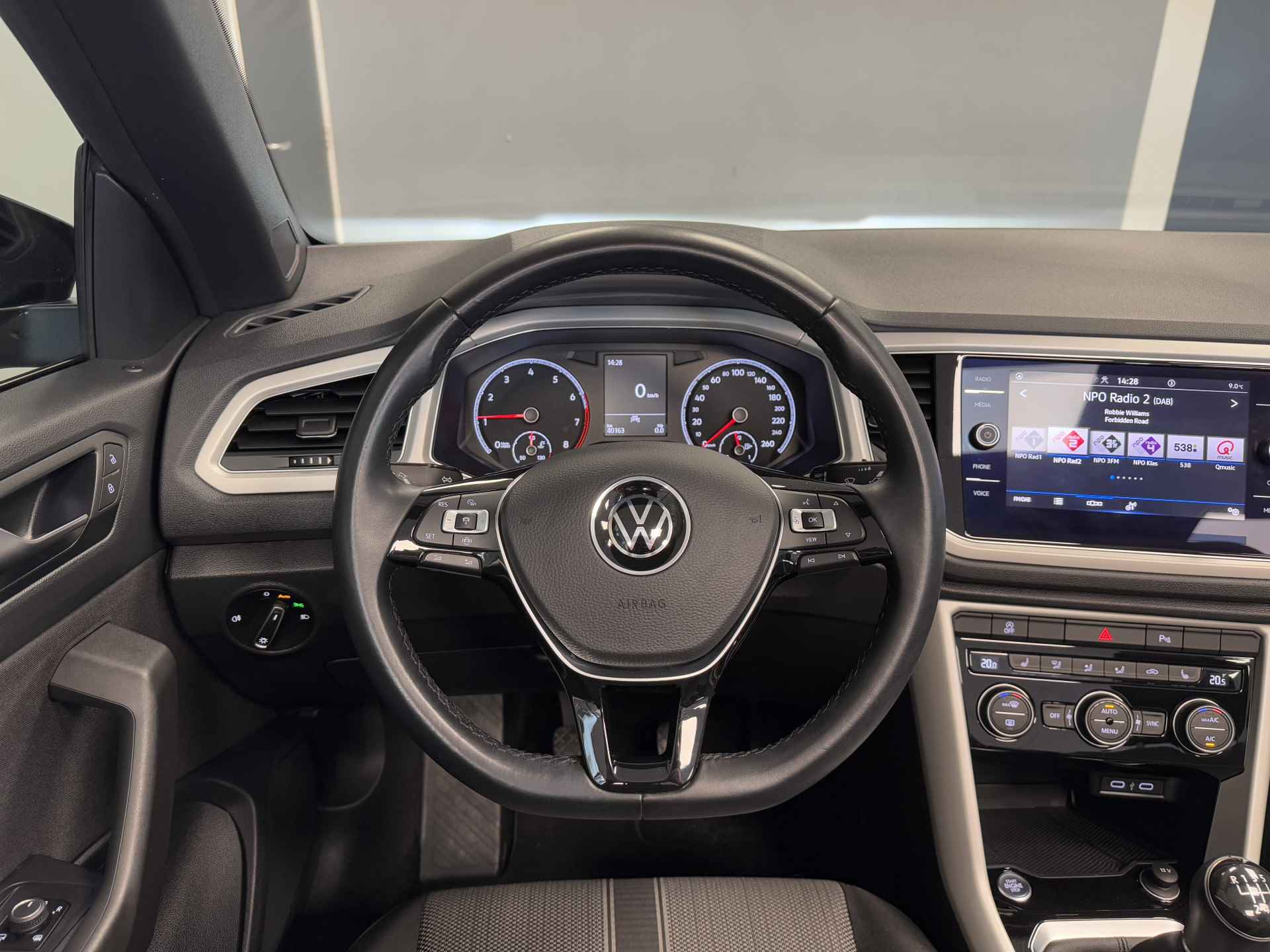 Volkswagen T-Roc Cabrio 1.0 TSI Style AdaptieveCruise / Stoelverwarming / Parkeersensoren - 12/36