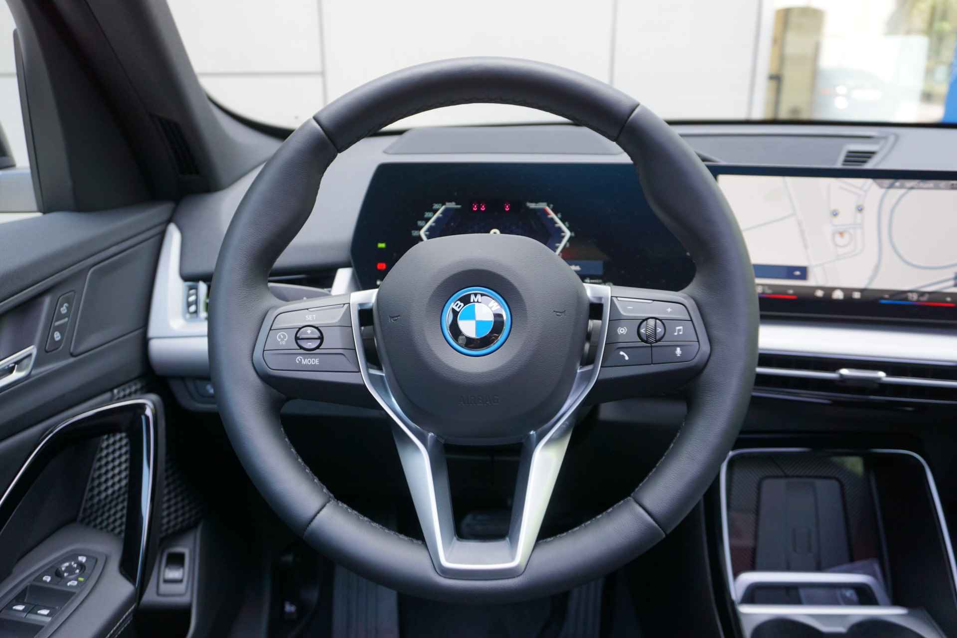 BMW X1 xDrive25e | Innovation Package - 7/37