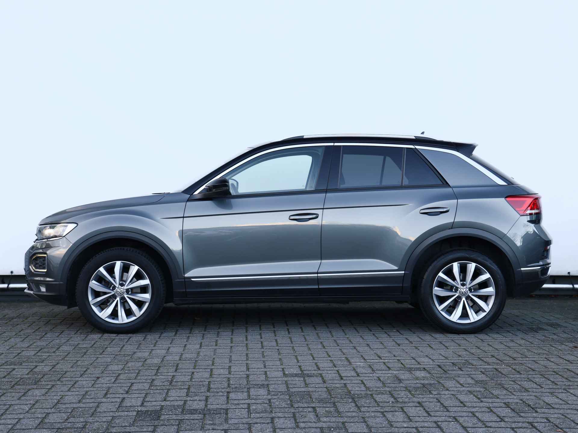 Volkswagen T-Roc 1.5 TSI Style 150pk  | LED | Navigatie | Climate control | Cruise control | Camera | Stoelverwarming - 12/37