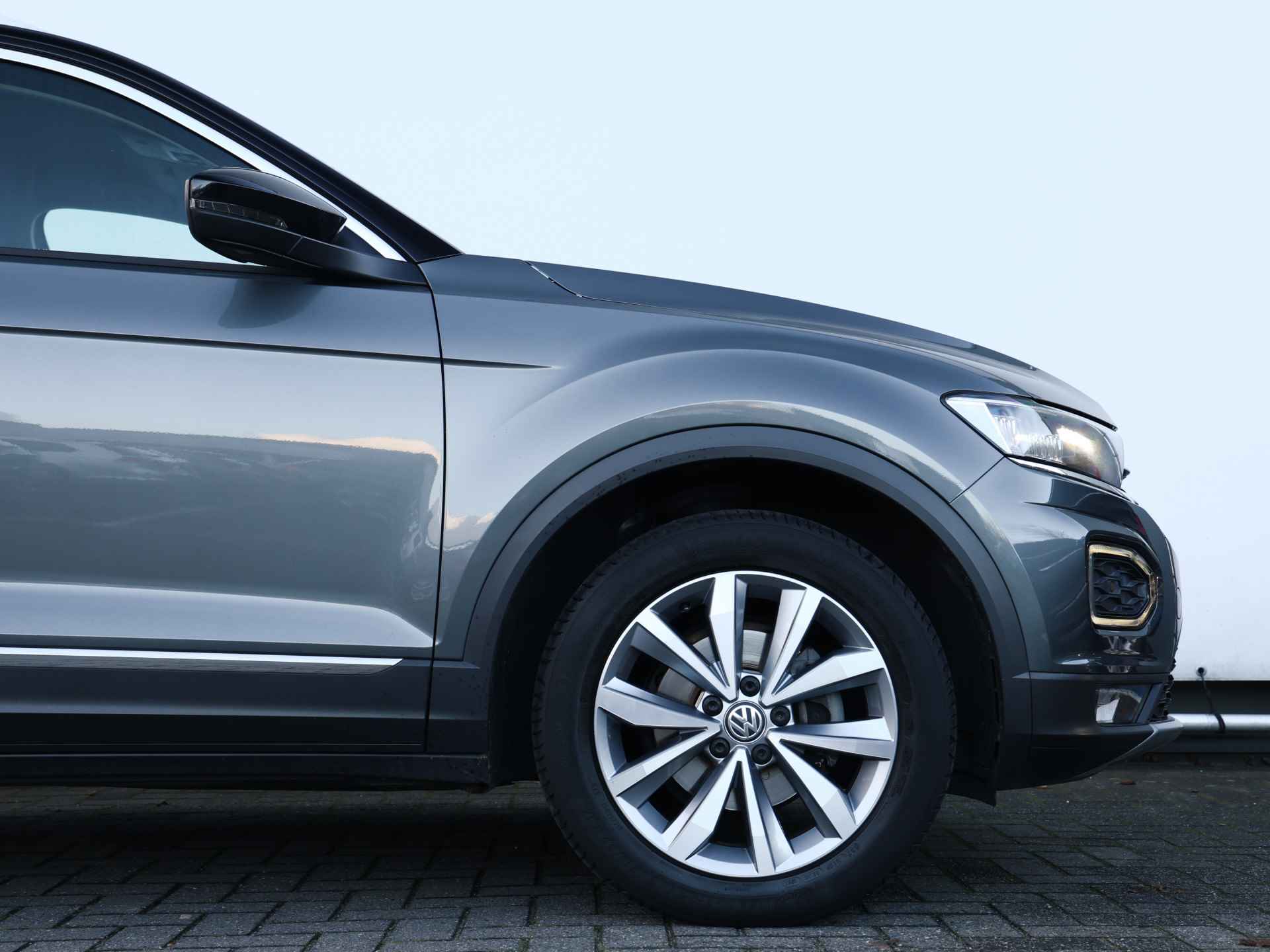 Volkswagen T-Roc 1.5 TSI Style 150pk  | LED | Navigatie | Climate control | Cruise control | Camera | Stoelverwarming - 16/37