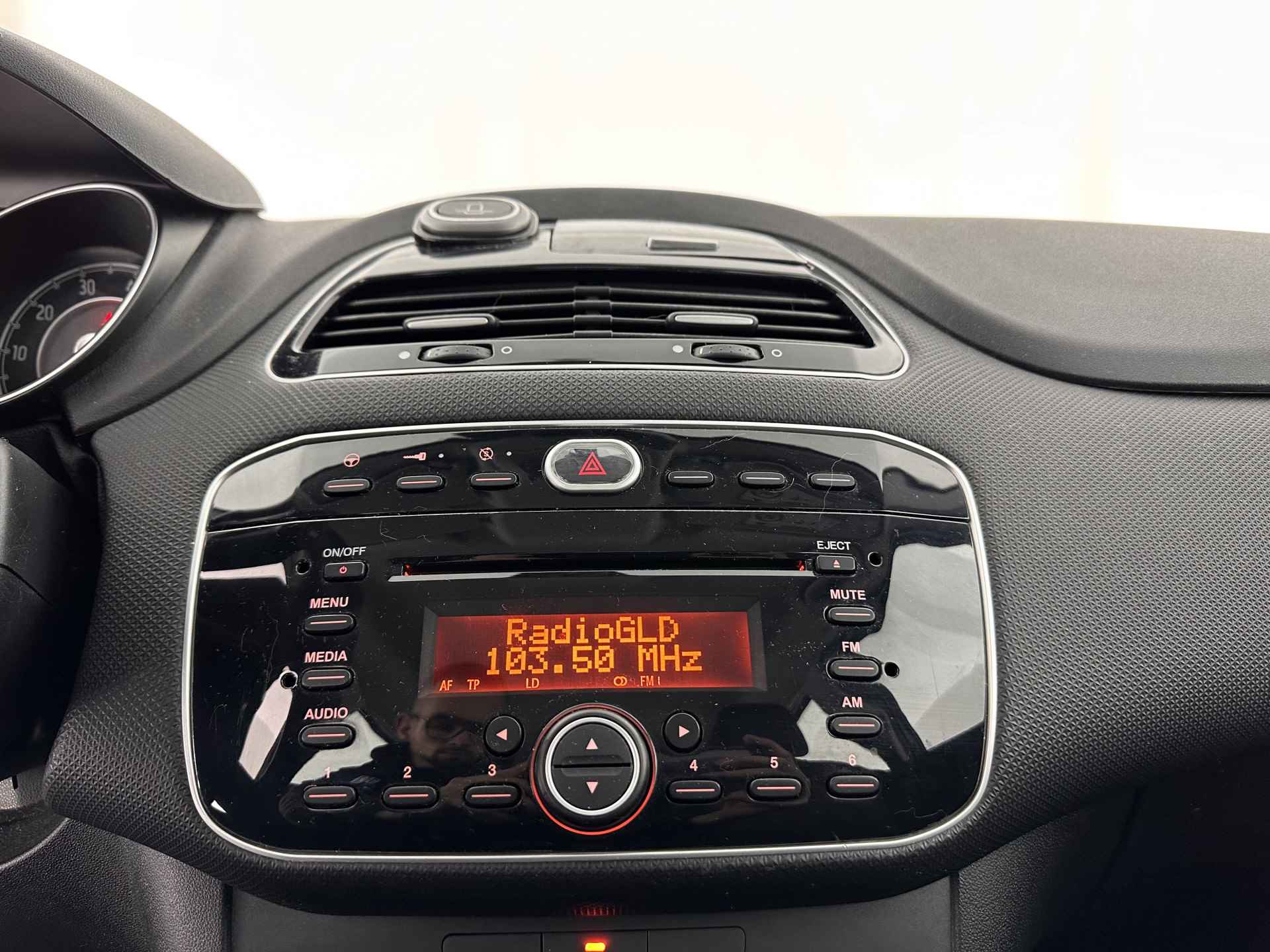 Fiat Punto Evo 1.3 M-Jet Street *AIRCO | CRUISE | COMFORT-SEATS | RADIO-CD/MP3 | 15''ALU* - 12/29