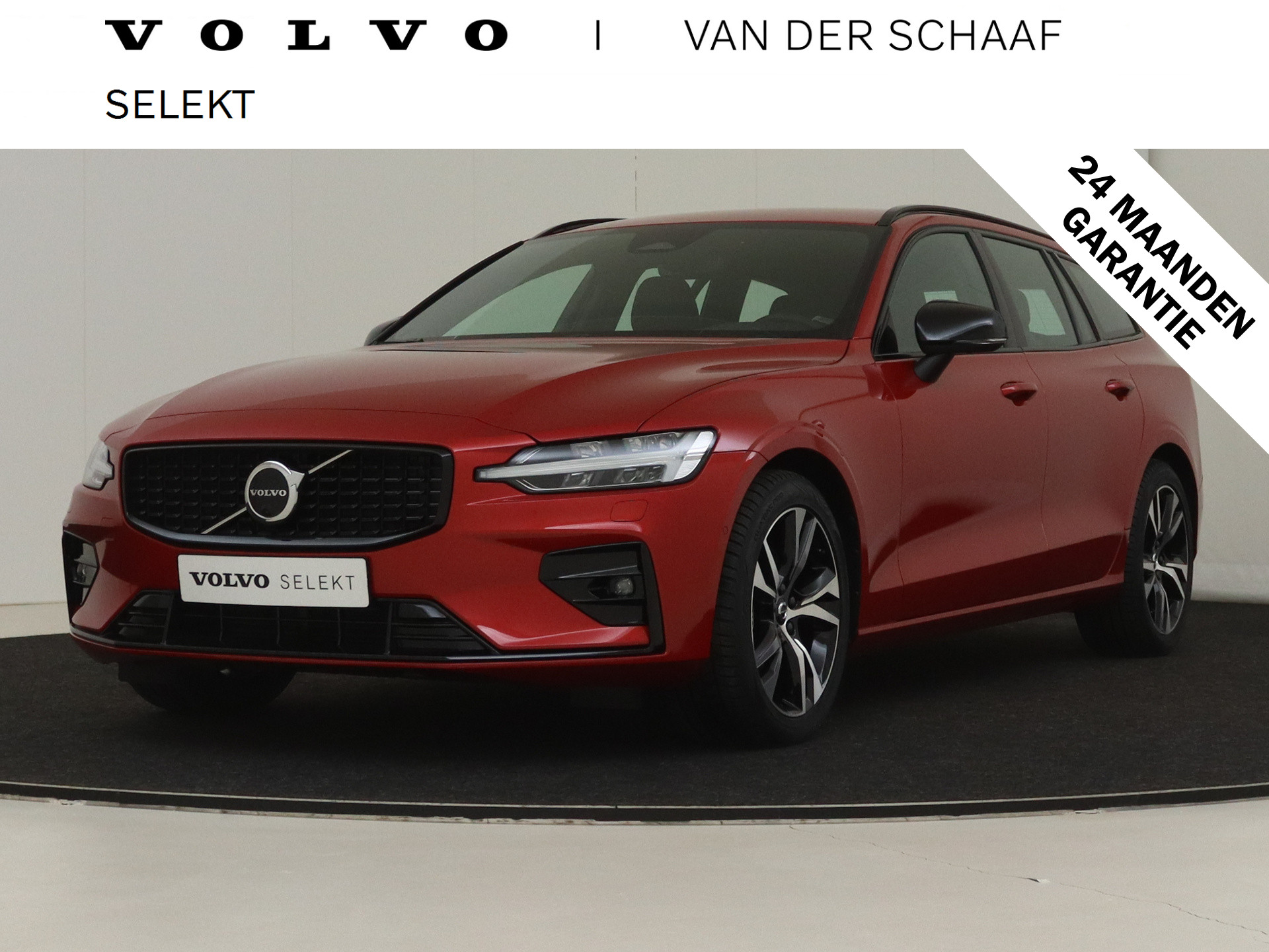 Volvo V60 B3 177PK Plus Dark | 360 Camera | Trekhaak | Lightning | Harman/Kardon | Standkachel |