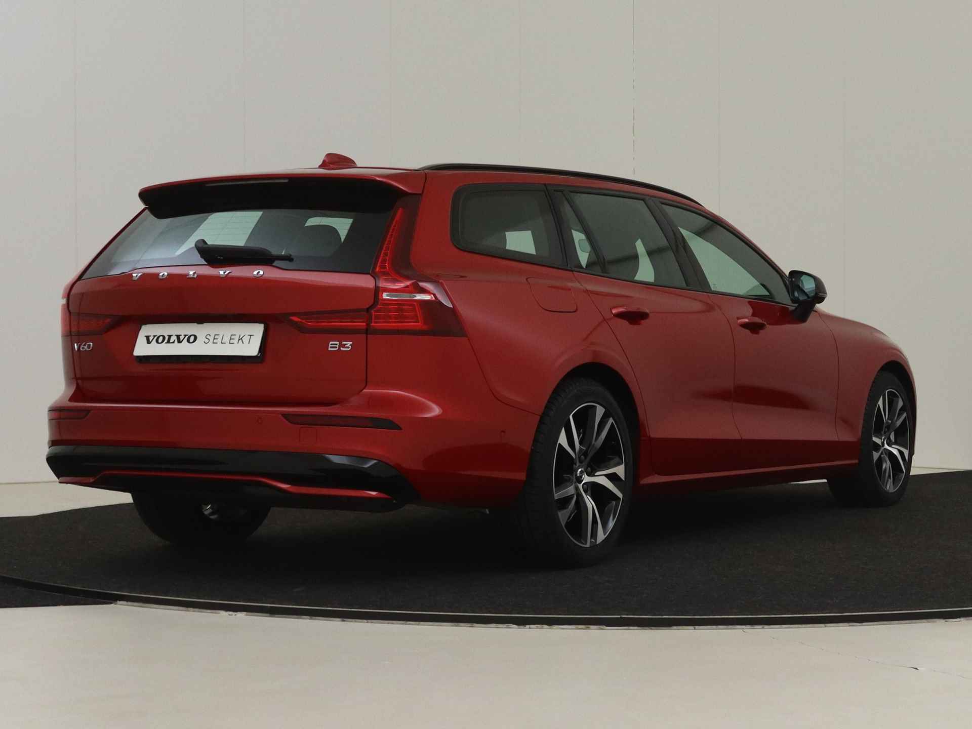 Volvo V60 B3 177PK Plus Dark | 360 Camera | Trekhaak | Lightning | Harman/Kardon | Standkachel | - 6/15