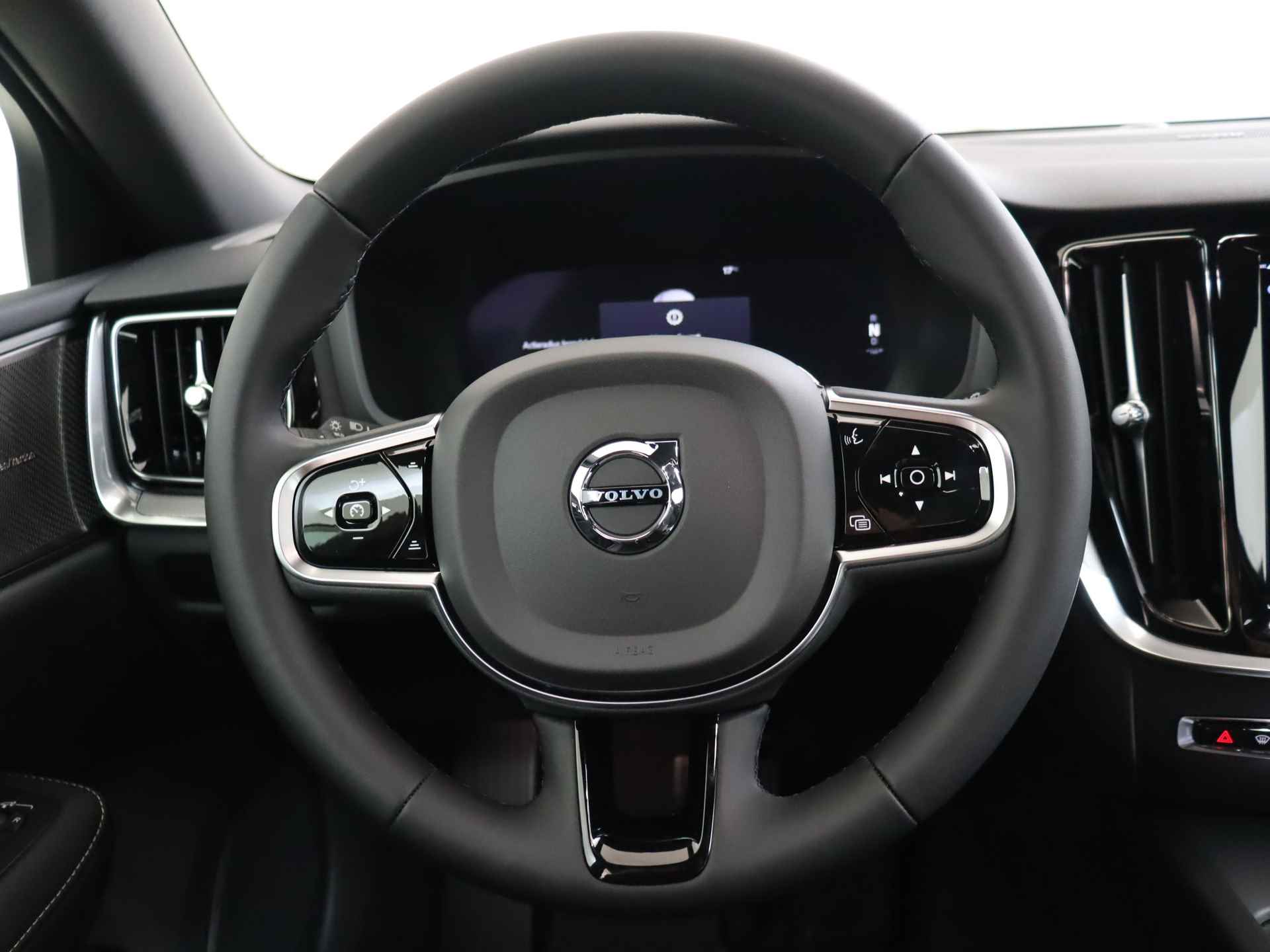 Volvo V60 B3 177PK Plus Dark | 360 Camera | Trekhaak | Lightning | Harman/Kardon | Standkachel | - 15/15