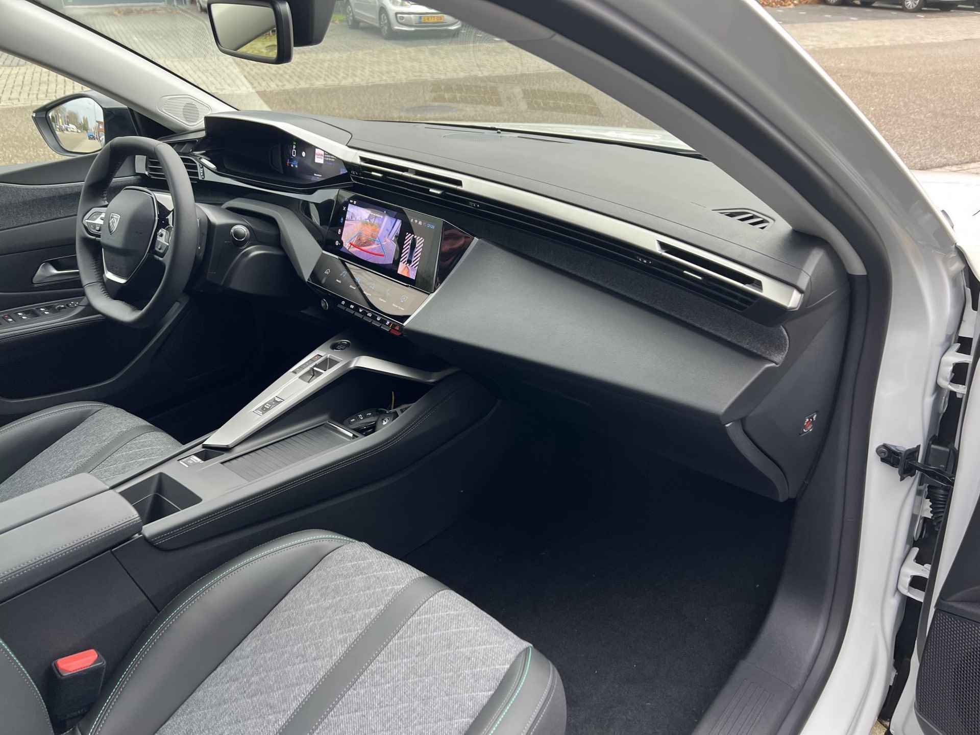 Peugeot 408 Allure Pack 130PK EAT8 Apple carplay l Draadloze Telefoonlader l Camera l 19 inch - 18/38