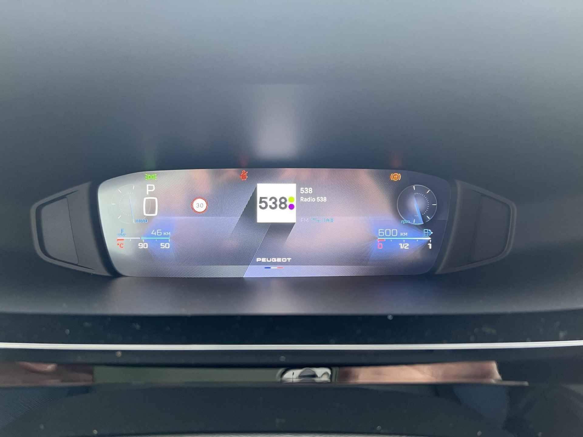 Peugeot 408 Allure Pack 130PK EAT8 Apple carplay l Draadloze Telefoonlader l Camera l 19 inch - 27/38