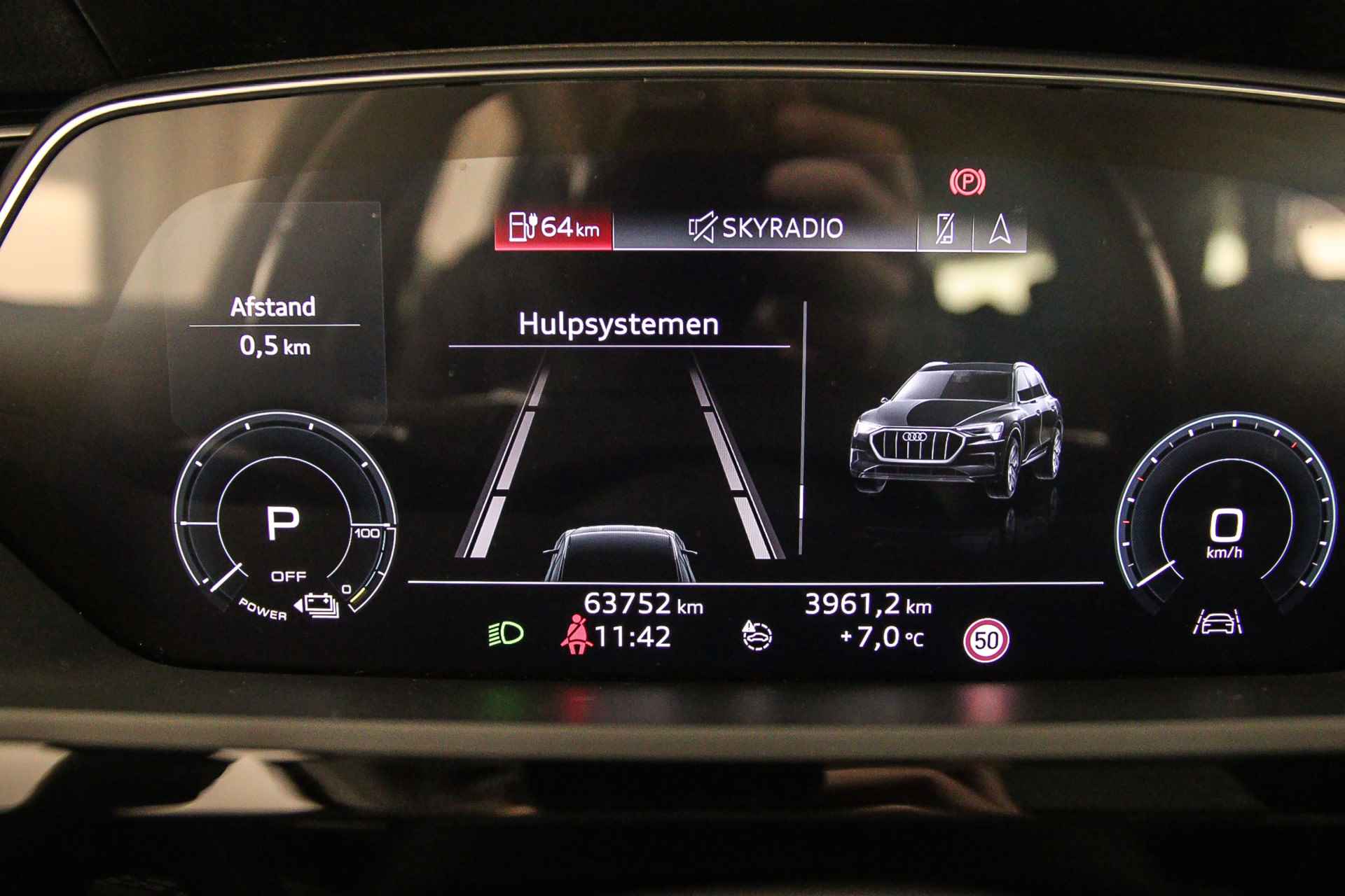 Audi e-tron Launch Edition Plus 71 kWh 50 Quattro | Pano | Leder | Trekhaak | Adapt. Cruise | Luchtvering | Elek. Stoelen | - 9/40