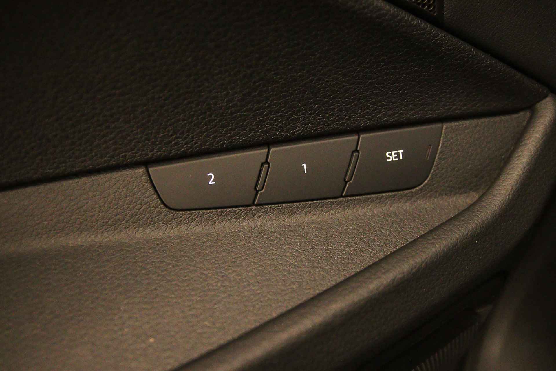 Audi e-tron Launch Edition Plus 71 kWh 50 Quattro | Pano | Leder | Trekhaak | Adapt. Cruise | Luchtvering | Elek. Stoelen | - 27/40