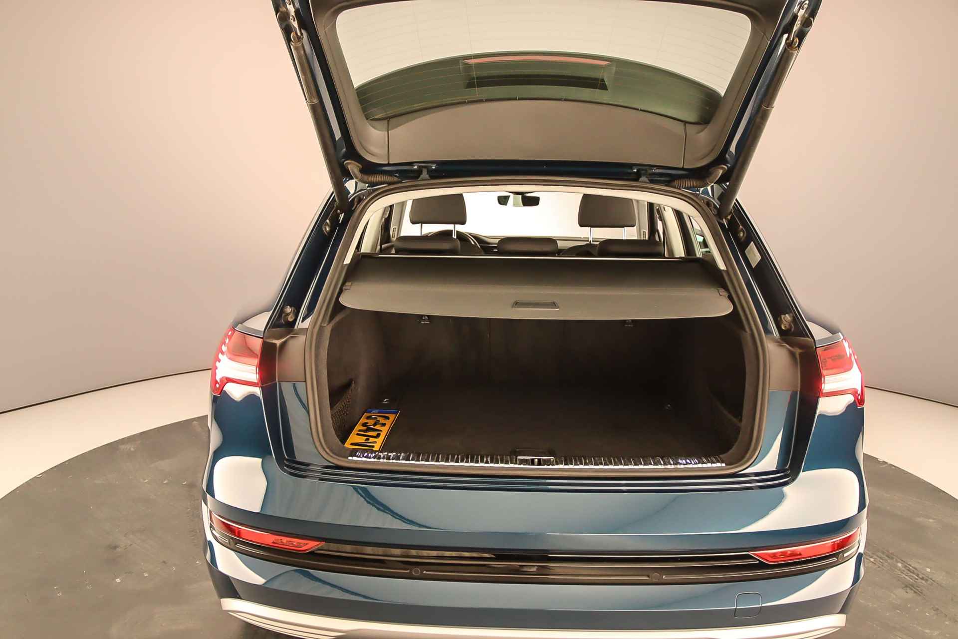 Audi e-tron Launch Edition Plus 71 kWh 50 Quattro | Pano | Leder | Trekhaak | Adapt. Cruise | Luchtvering | Elek. Stoelen | - 33/40