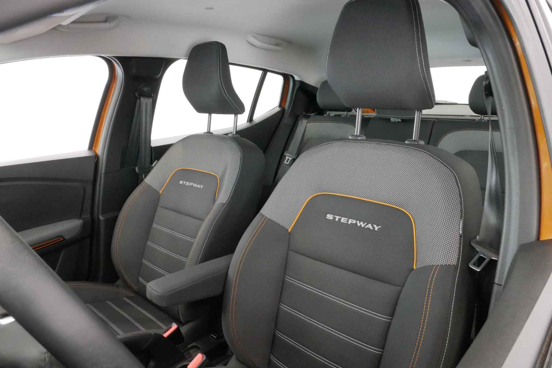 Dacia Sandero Stepway 1.0 TCe 100 Bi-Fuel Comfort *Navigatie+Camera*Climate*Parkeersensoren*Blindspot*IN NIEUW STAAT! - 12/35