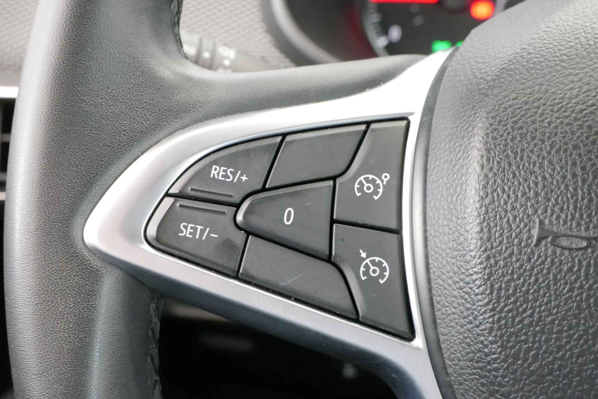 Dacia Sandero Stepway 1.0 TCe 100 Bi-Fuel Comfort *Navigatie+Camera*Climate*Parkeersensoren*Blindspot*IN NIEUW STAAT! - 31/35