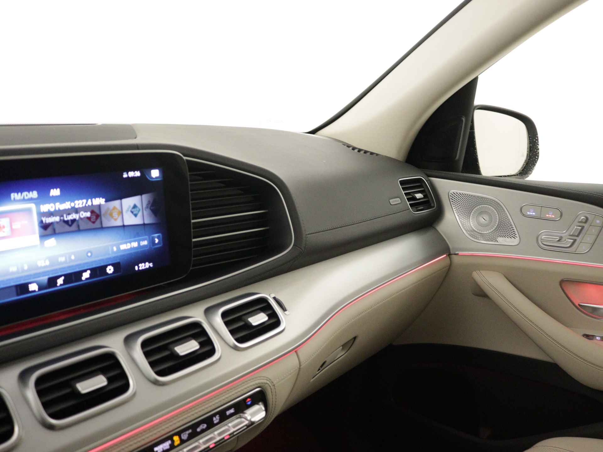 Mercedes-Benz GLE 450 4MATIC AMG Line Premium | Panoramadak | Luchtvering | Burmester | Navigatie | MBUX wide screen | Alarm klasse 3 | Parking support | inclusief 24 maanden MB Certified garantie voor europa - 7/39