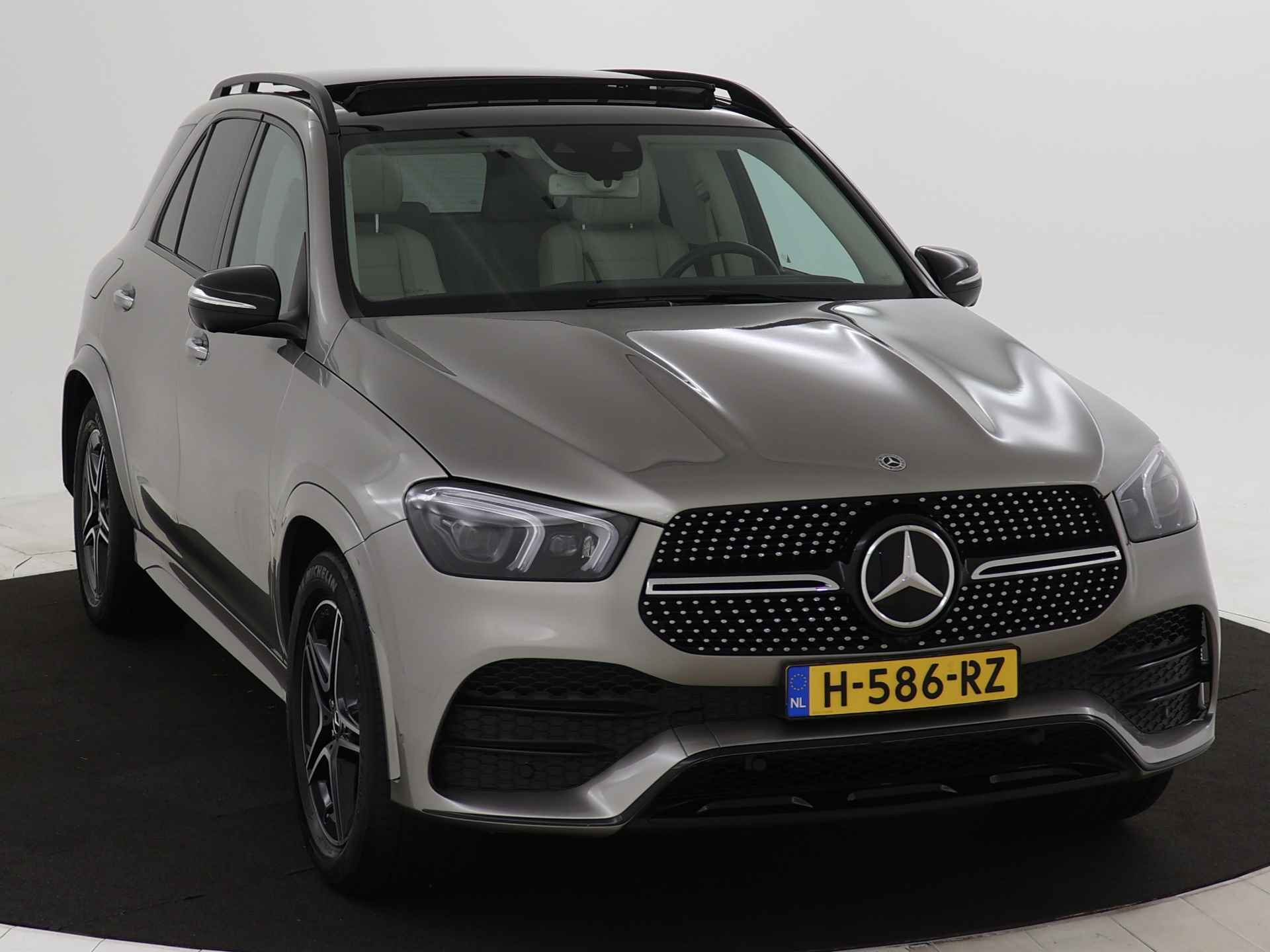 Mercedes-Benz GLE 450 4MATIC AMG Line Premium | Panoramadak | Luchtvering | Burmester | Navigatie | MBUX wide screen | Alarm klasse 3 | Parking support | inclusief 24 maanden MB Certified garantie voor europa - 24/39