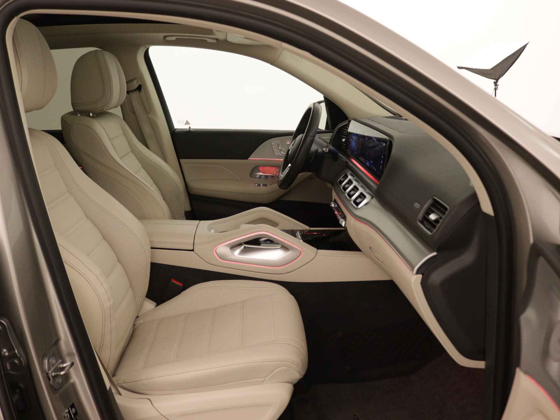 Mercedes-Benz GLE 450 4MATIC AMG Line Premium | Panoramadak | Luchtvering | Burmester | Navigatie | MBUX wide screen | Alarm klasse 3 | Parking support | inclusief 24 maanden MB Certified garantie voor europa - 26/39
