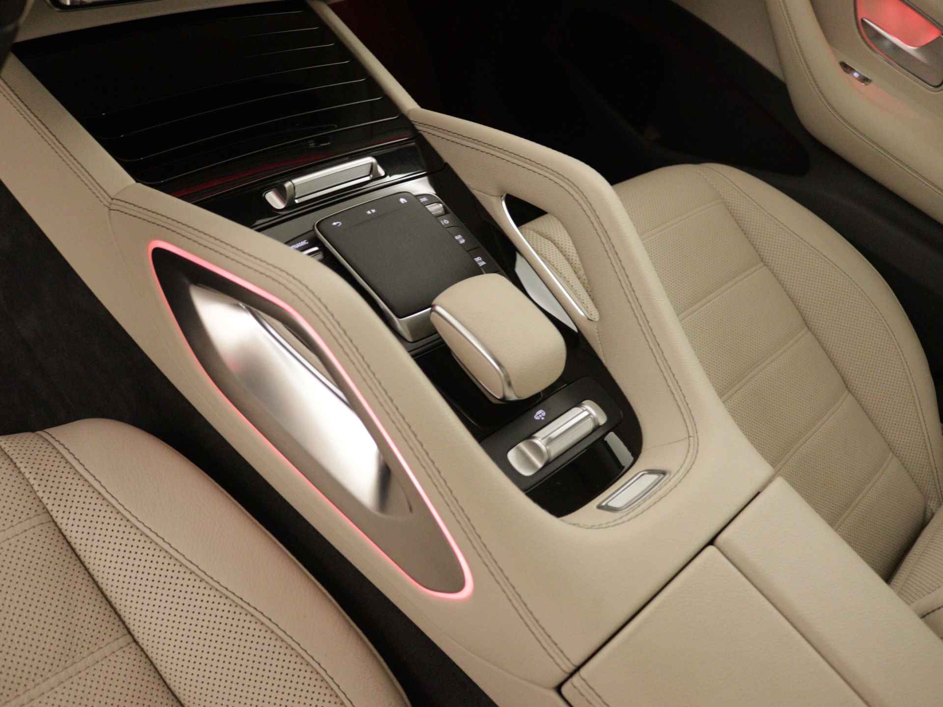 Mercedes-Benz GLE 450 4MATIC AMG Line Premium | Panoramadak | Luchtvering | Burmester | Navigatie | MBUX wide screen | Alarm klasse 3 | Parking support | inclusief 24 maanden MB Certified garantie voor europa - 31/39