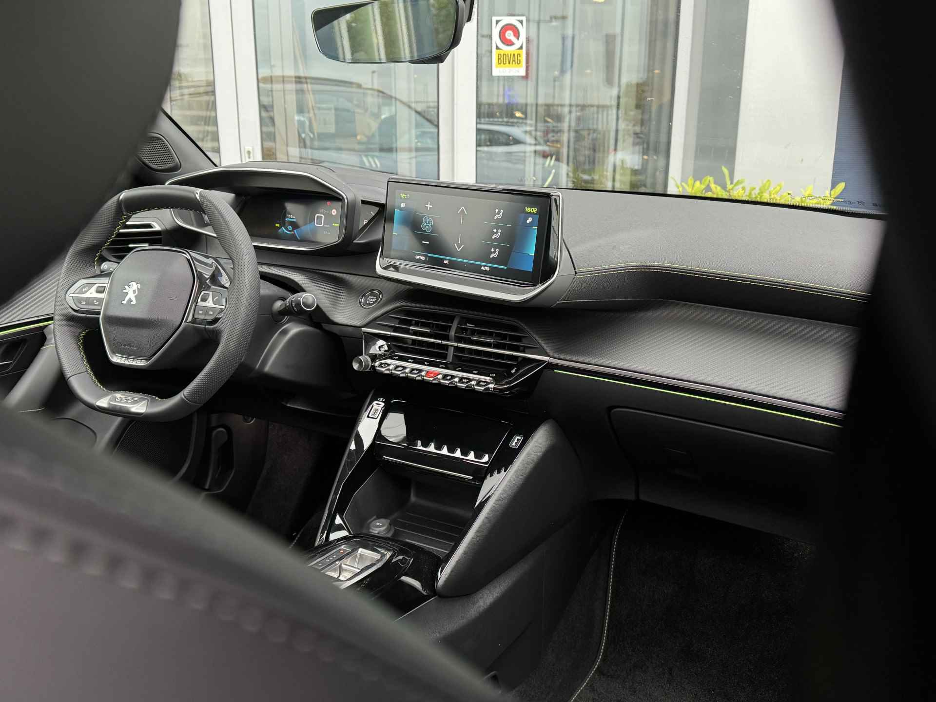 Peugeot e-2008 EV GT 50 kWh | Schuif/Kantel dak | Camera | Sensoren V/A | ACC | Keyless | Stoelverwarming | Navi | Carplay - 26/46