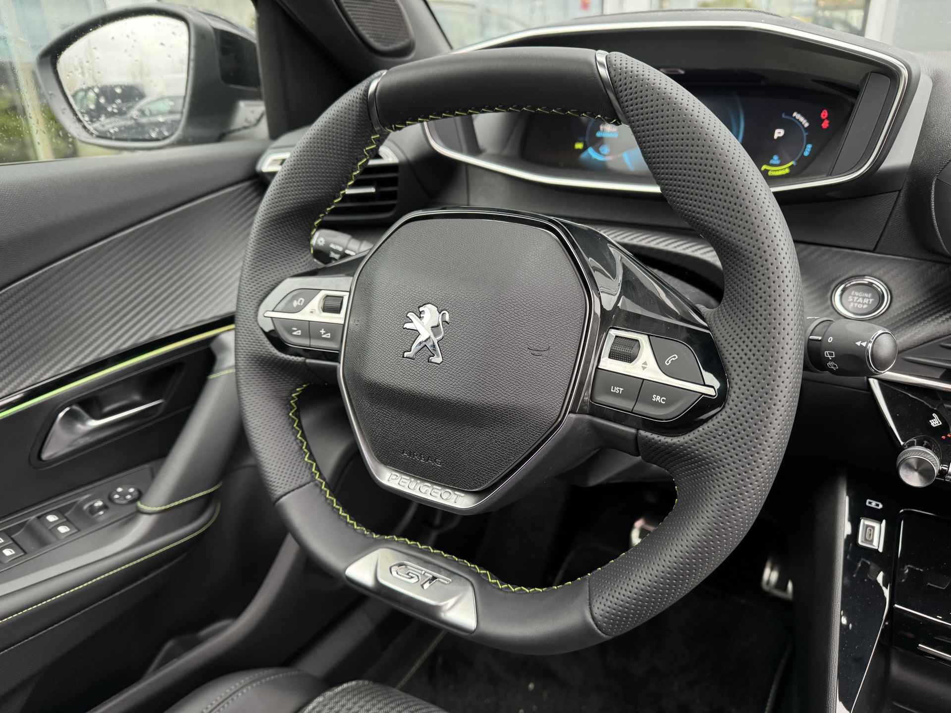 Peugeot e-2008 EV GT 50 kWh | Schuif/Kantel dak | Camera | Sensoren V/A | ACC | Keyless | Stoelverwarming | Navi | Carplay - 39/46