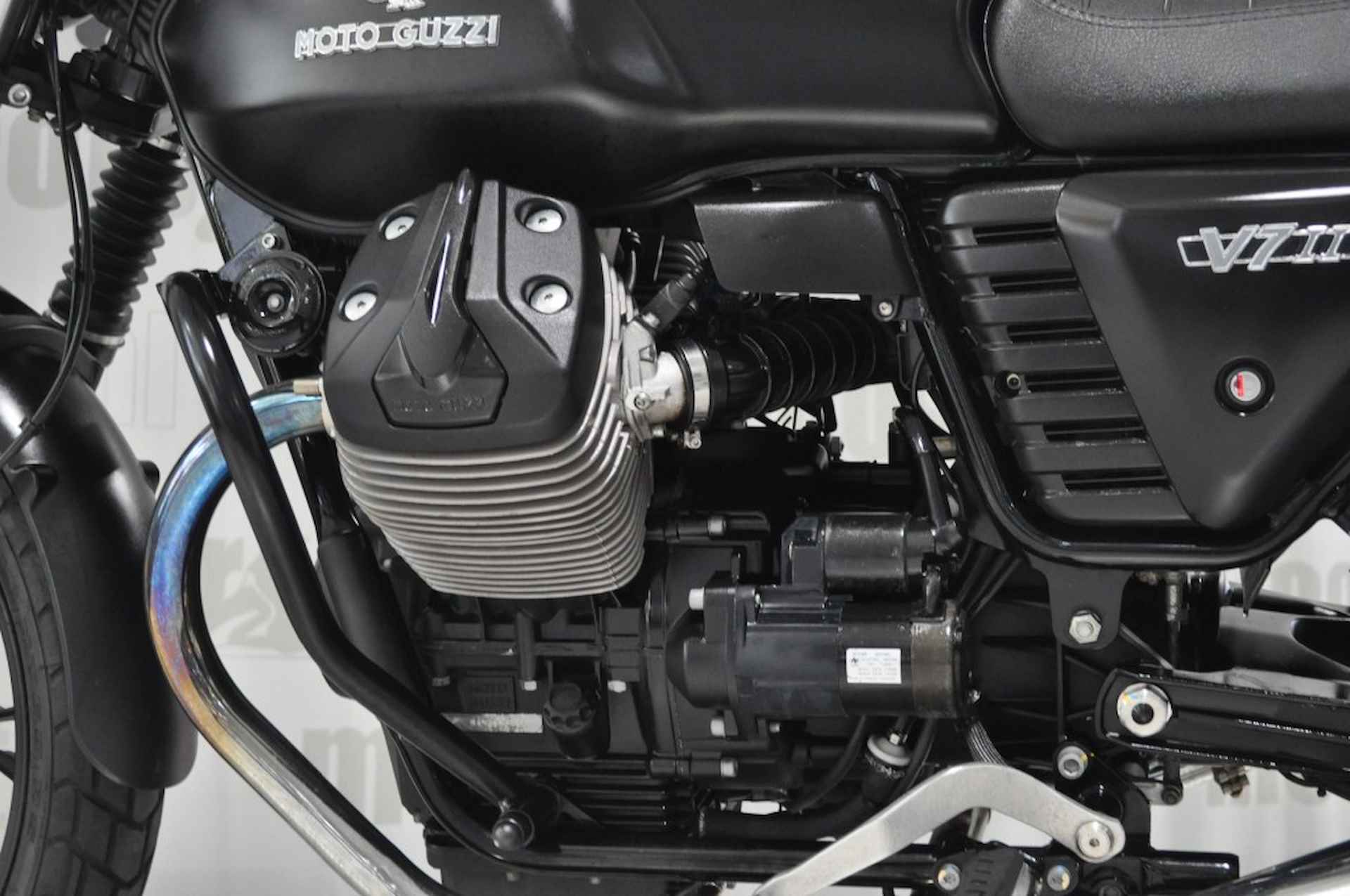 MOTO GUZZI V 7 A2 RIJBEWIJS   ( 35 KW ) - 6/16