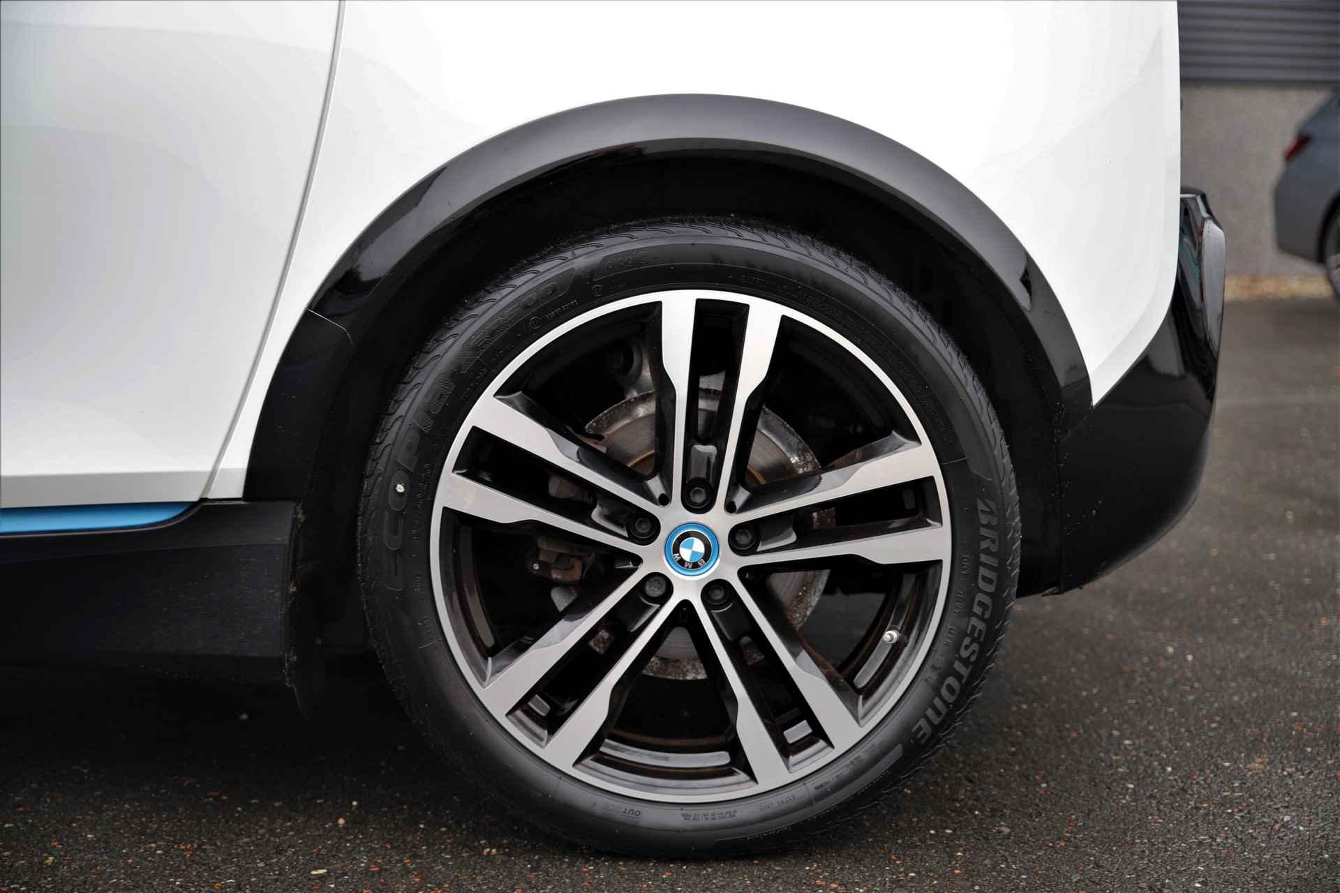 BMW i3 Sport 120Ah/ 42 kWh Warmtepomp/ 20"/ 3-Fase/Navi-Pro - 4/37