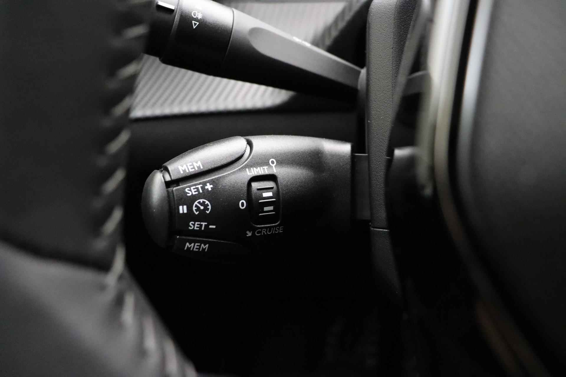 Peugeot 208 1.2 PureTech Active Pack | Navigatie | Airco & Cruise Control | Parkeersensoren | Telefoon Voorbereiding | Apple Carplay & Android Auto | - 27/33