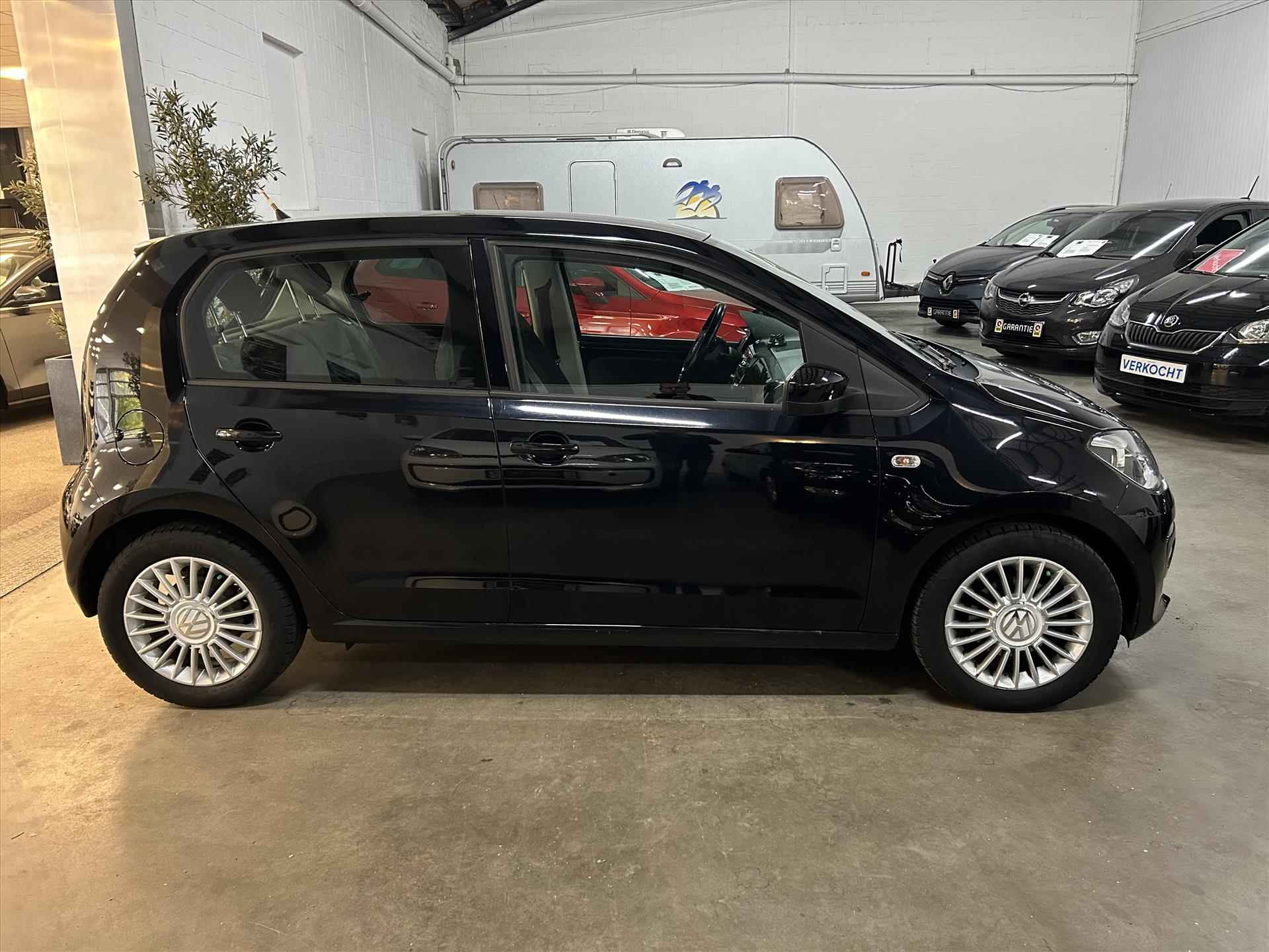 VOLKSWAGEN Up! 1.0 60PK 5D BMT High up! AIRCO / LMV - 8/10