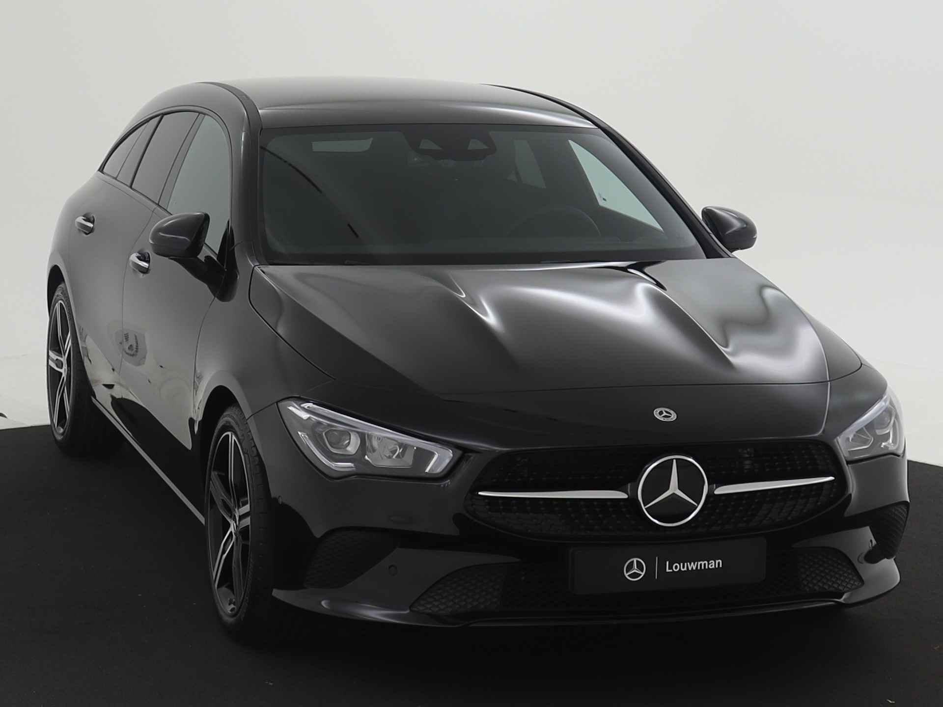 Mercedes-Benz CLA-Klasse Shooting Brake 180 Luxury Line | Premium Pakket | Nightpakket | Trekhaak | Sfeerverlichting | Stoelverwarming vooraan | KEYLESS GO-comfortpakket | Parkeerpakket met achteruitrijcamera | - 27/42