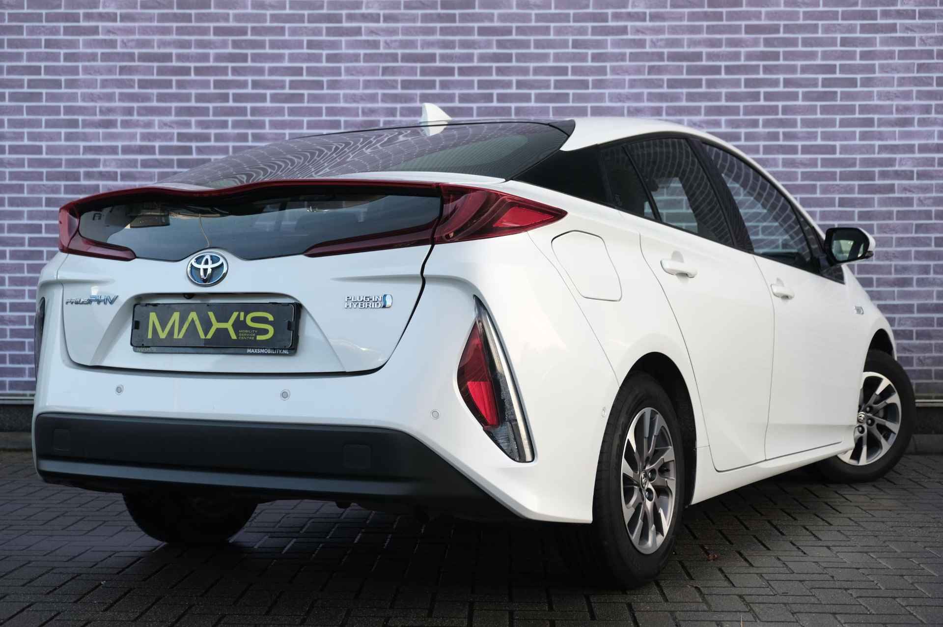 Toyota Prius 1.8 Plug-in Executive | Stoelverwarming | Achteruitrijcamera | Adaptive Cruise Control | Parkeersensoren | HeadUp Display | LaneAssist | Dealer Onderhouden - 6/34