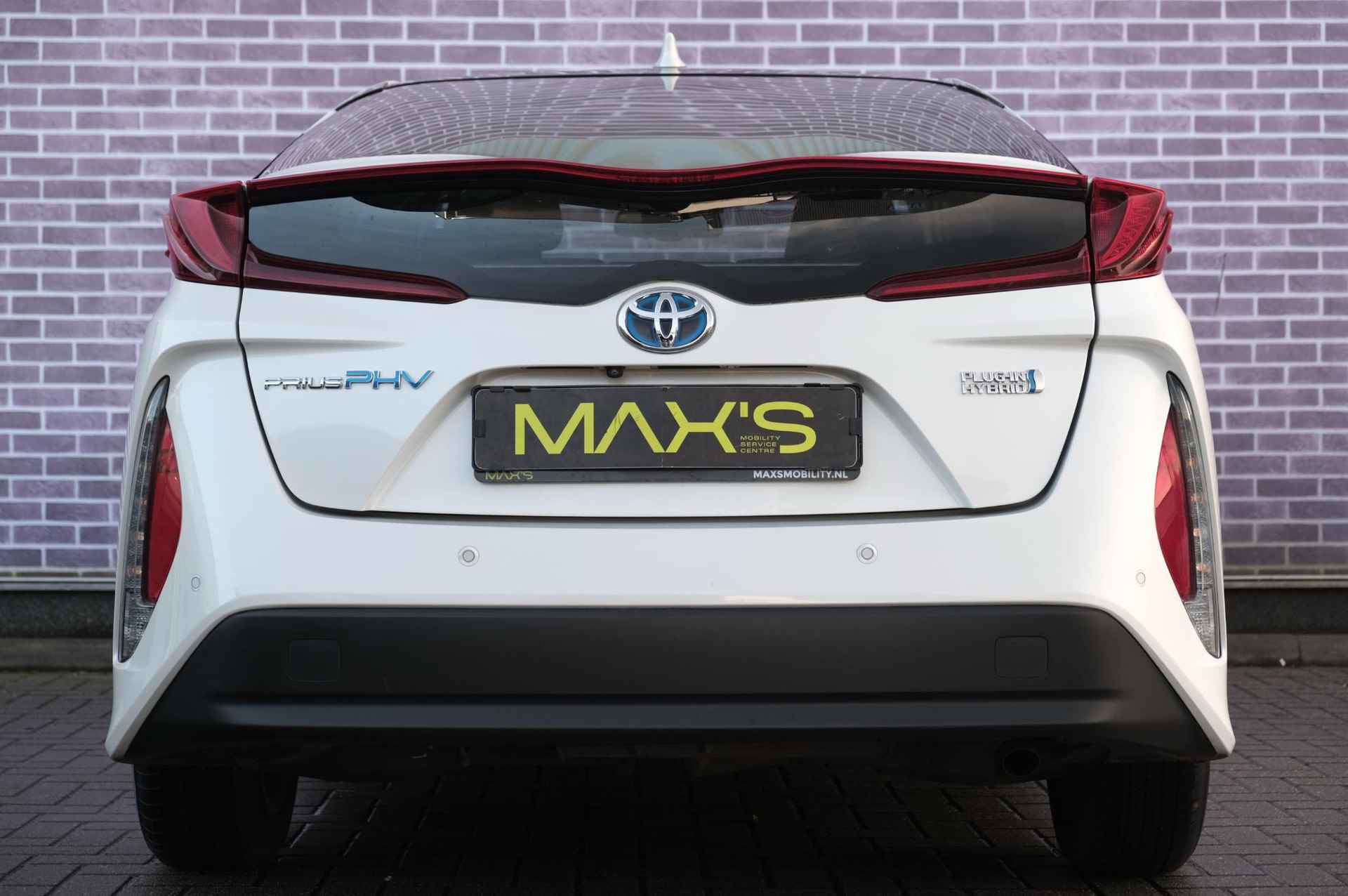 Toyota Prius 1.8 Plug-in Executive | Stoelverwarming | Achteruitrijcamera | Adaptive Cruise Control | Parkeersensoren | HeadUp Display | LaneAssist | Dealer Onderhouden - 29/34