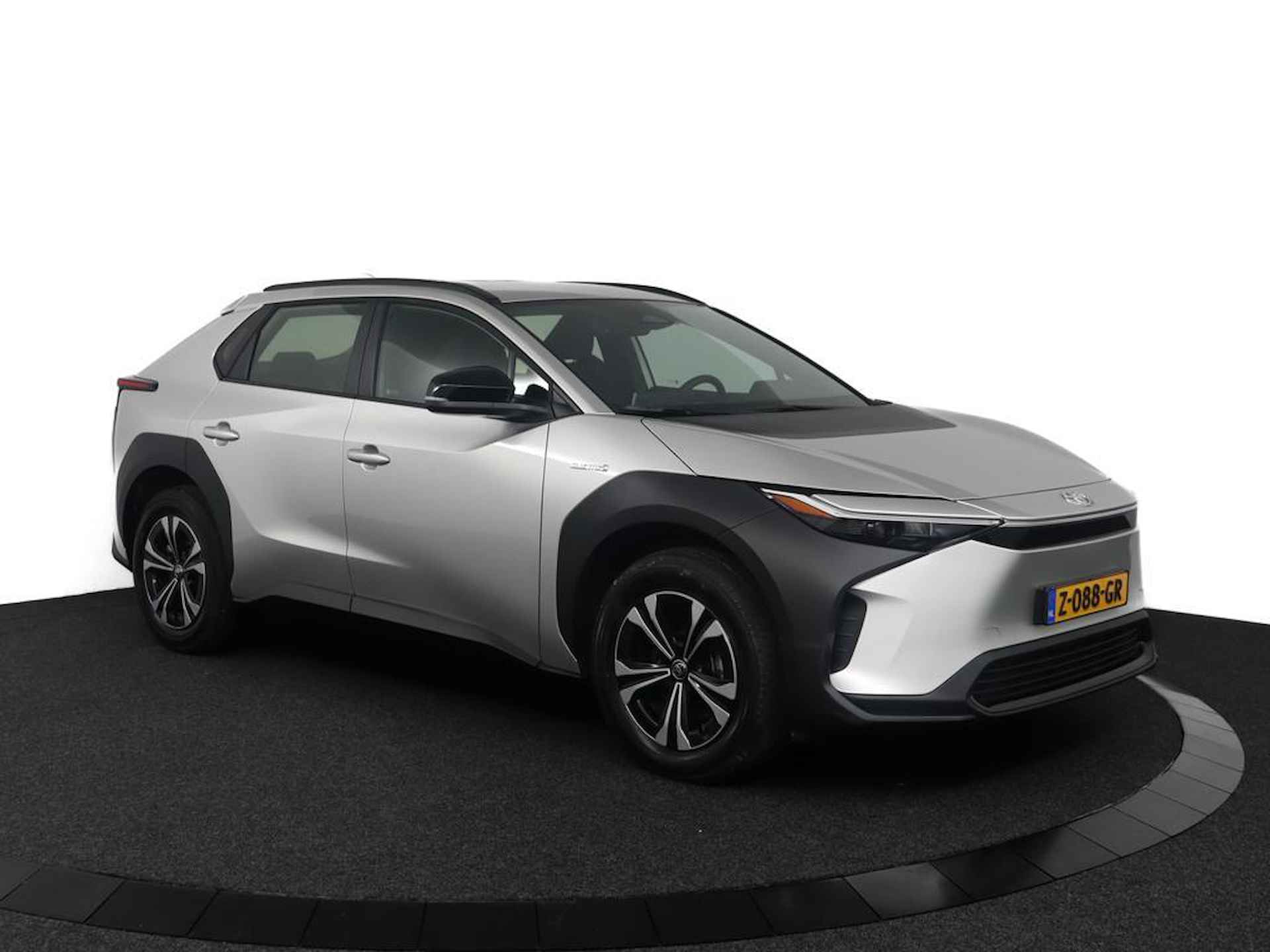 Toyota bZ4X Active 71 kWh | Climate control | Nieuw geleverd | Trekhaak - 14/75