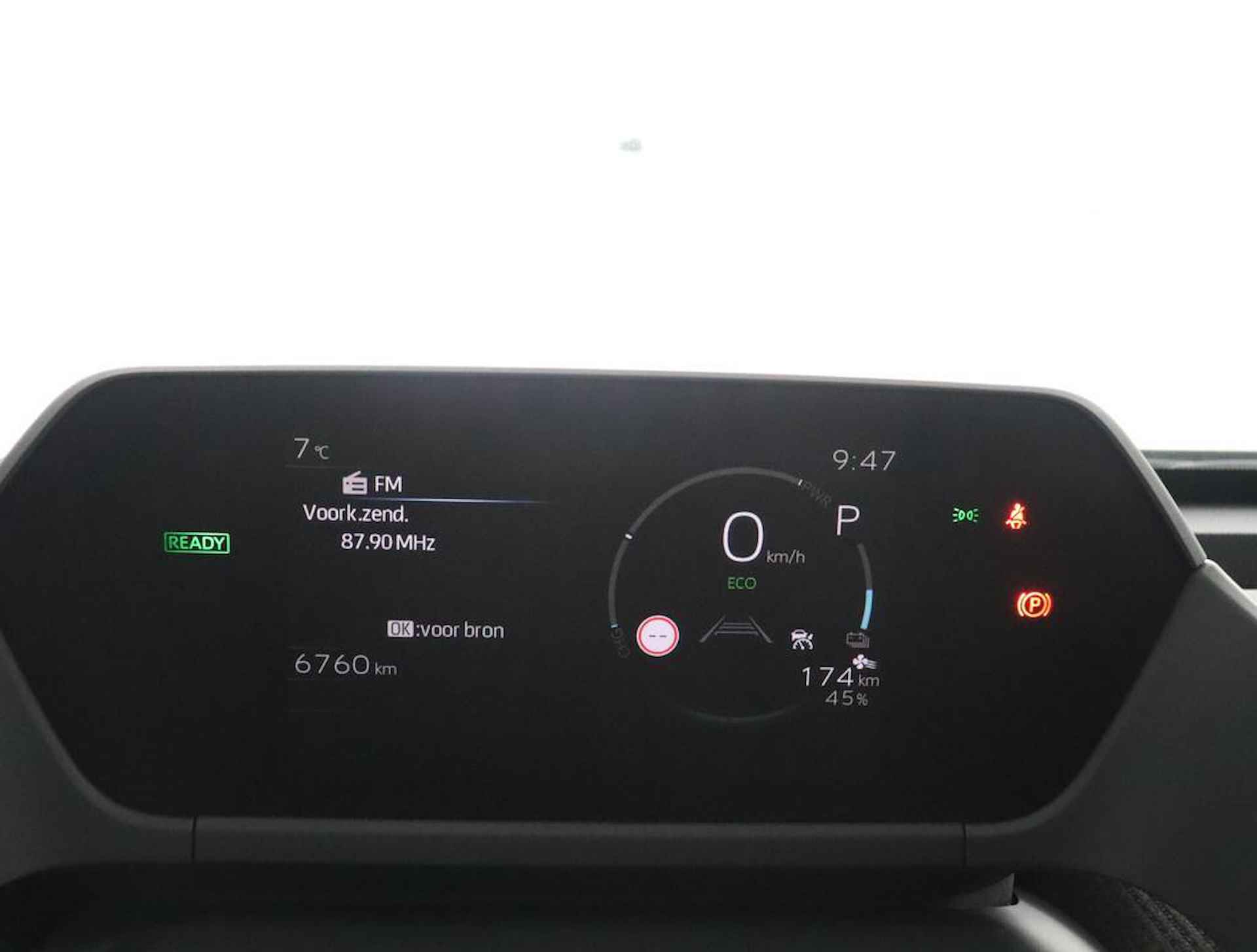 Toyota bZ4X Active 71 kWh | Climate control | Nieuw geleverd | Trekhaak - 50/75