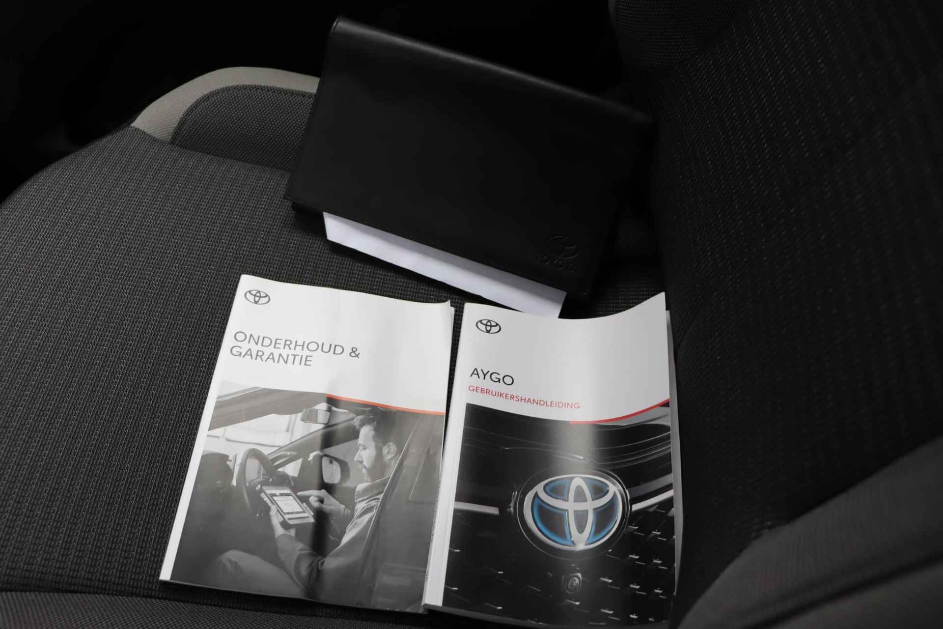 Toyota Aygo 1.0 VVT-i x-play / Camera / Zuinig / Carplay / - 26/33
