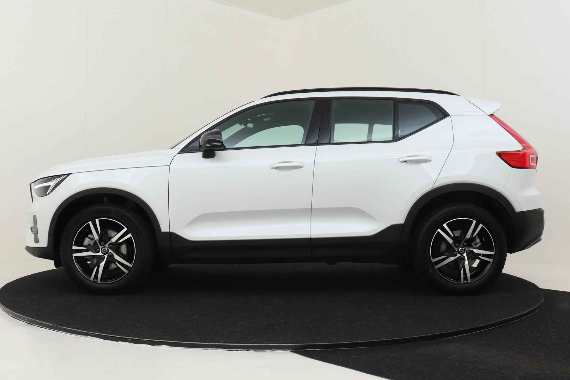 Volvo XC40 B4 (M-HYBRID) PLUS DARK -CAMERA|ADAP.CRUISE|VERW.VOORRUIT|TREKHAAK - 19/56