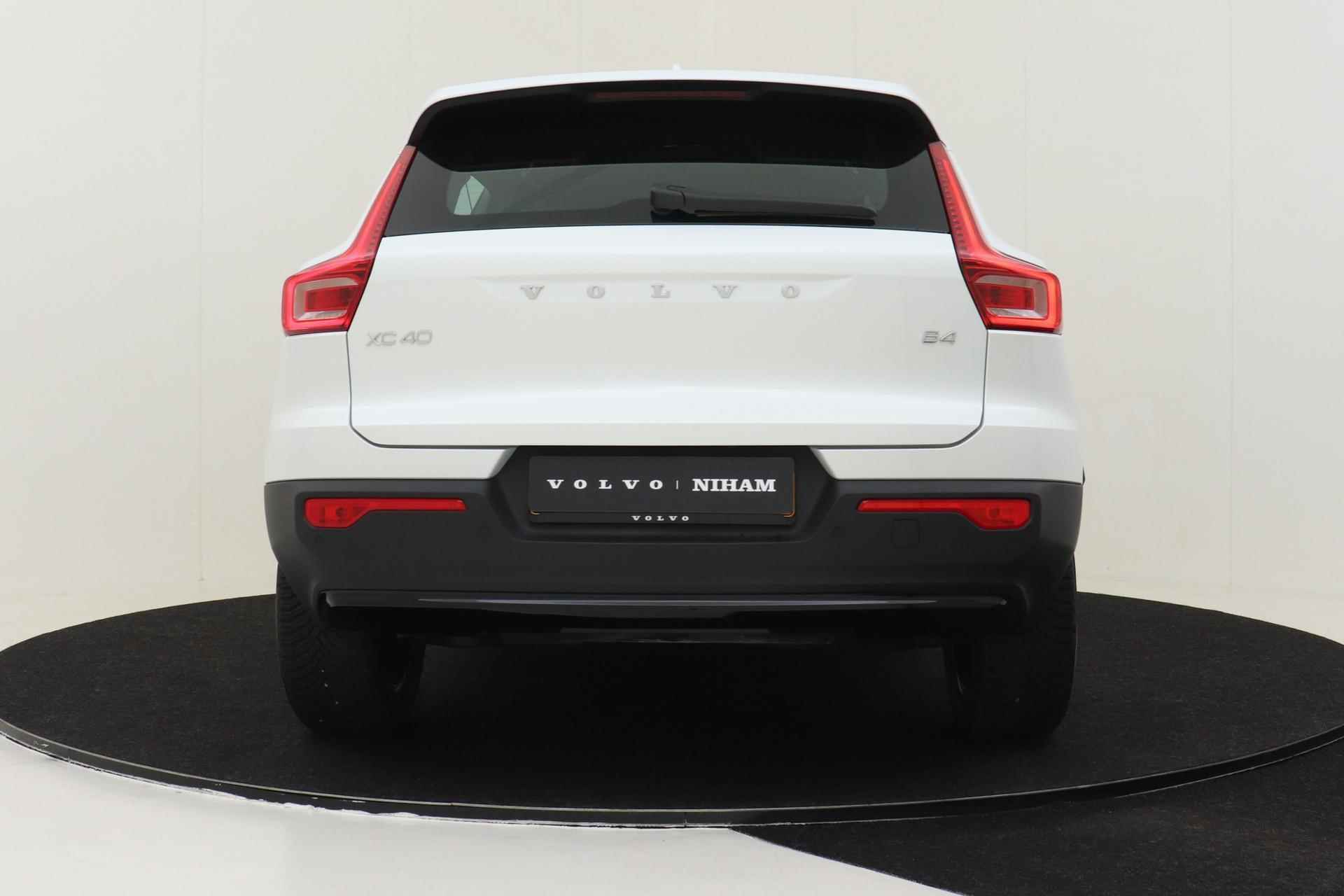 Volvo XC40 B4 (M-HYBRID) PLUS DARK -CAMERA|ADAP.CRUISE|VERW.VOORRUIT|TREKHAAK - 33/56