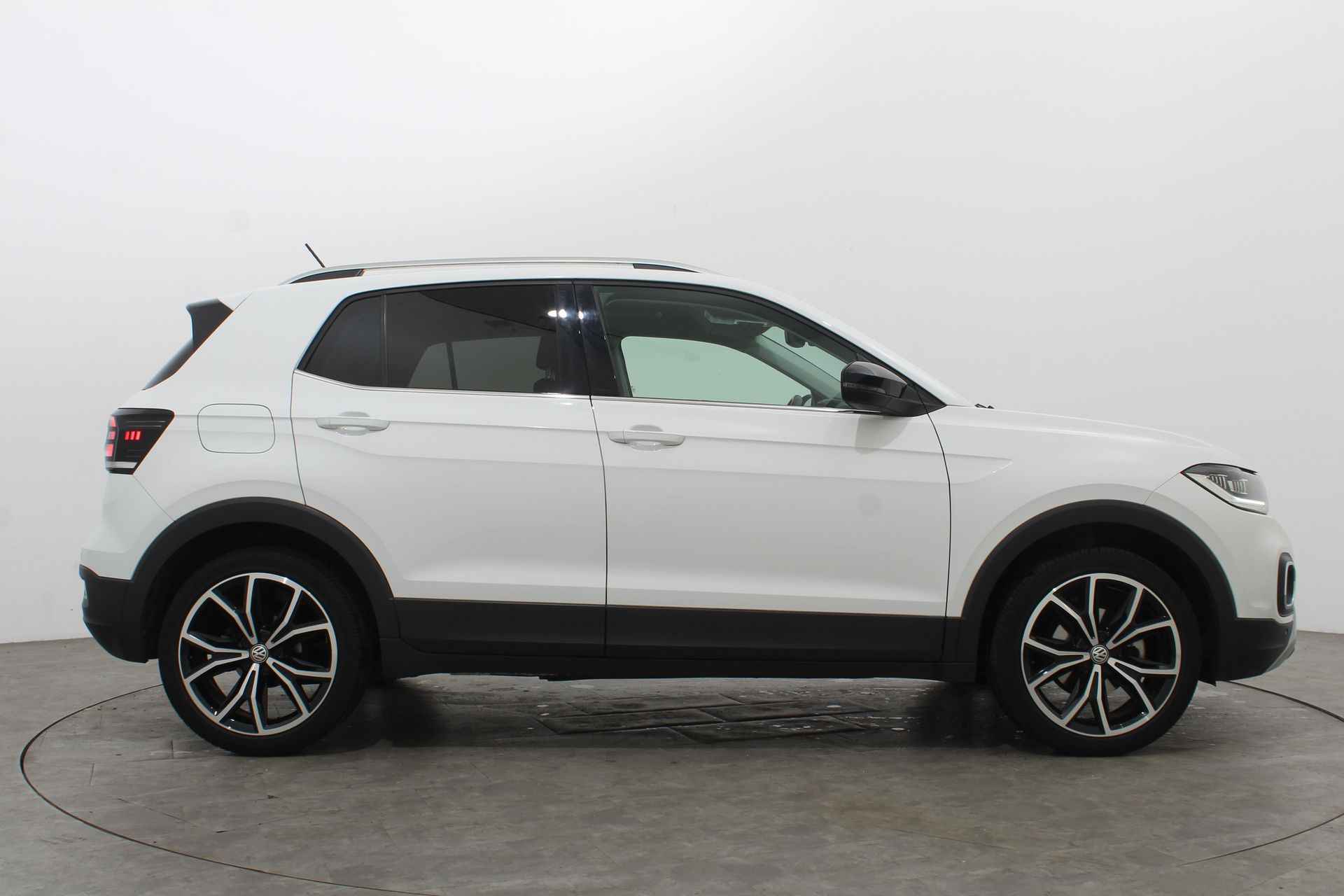 Volkswagen T-Cross 1.0 TSI 115PK STYLE EXECUTIVE DSG | Navi | Adaptive Cruise | Winterpakket - 17/40