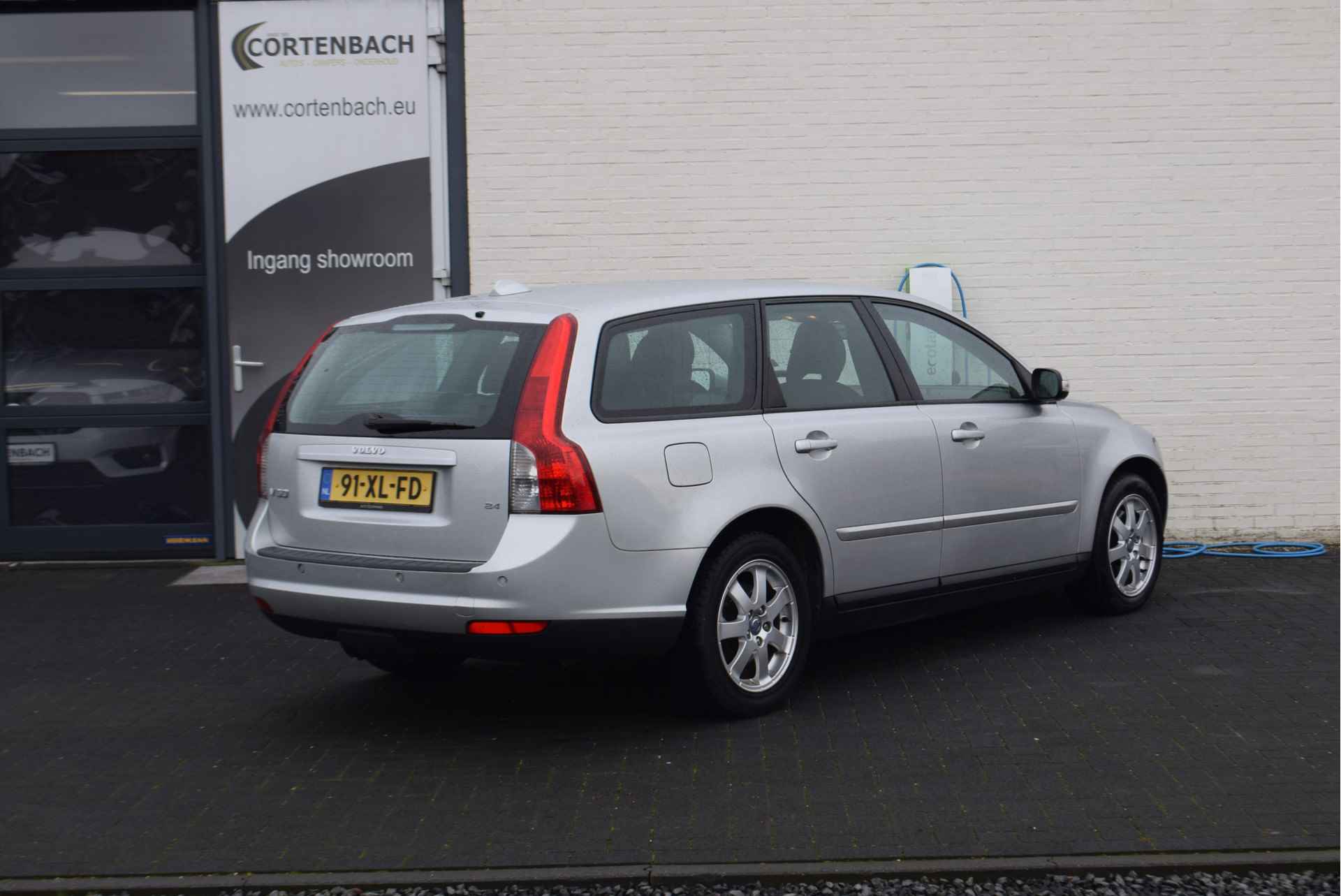 Volvo V50 2.4 Edition I Cruise control | Parkeer sensoren achter | afn.trekhaak | - 4/16