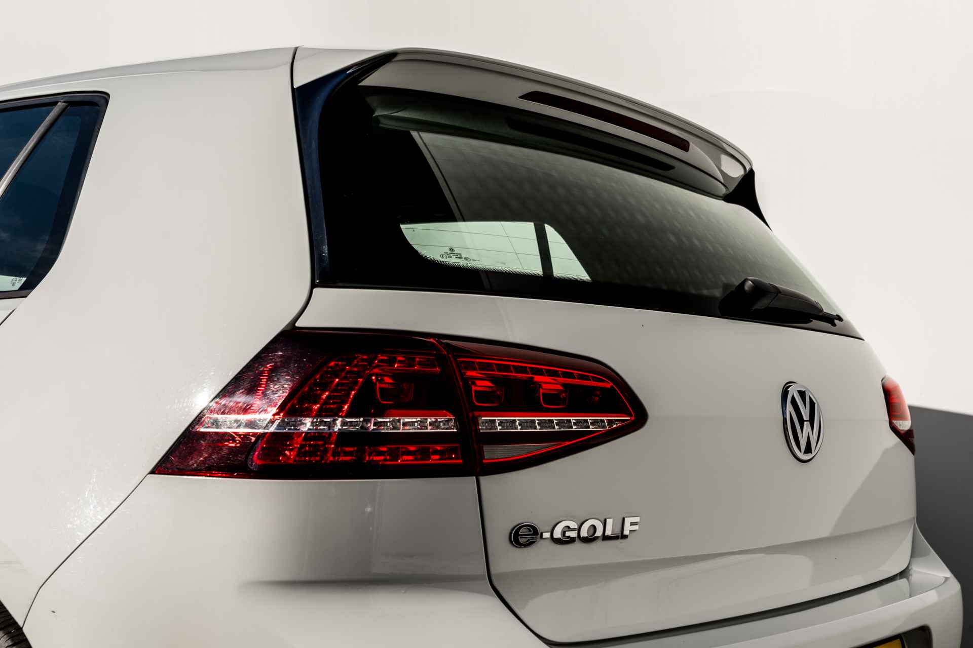 Volkswagen e-Golf e-Golf 24 Kwh | LED | 2.000,- Subsidie | Navigatie | Climate Control - 13/36