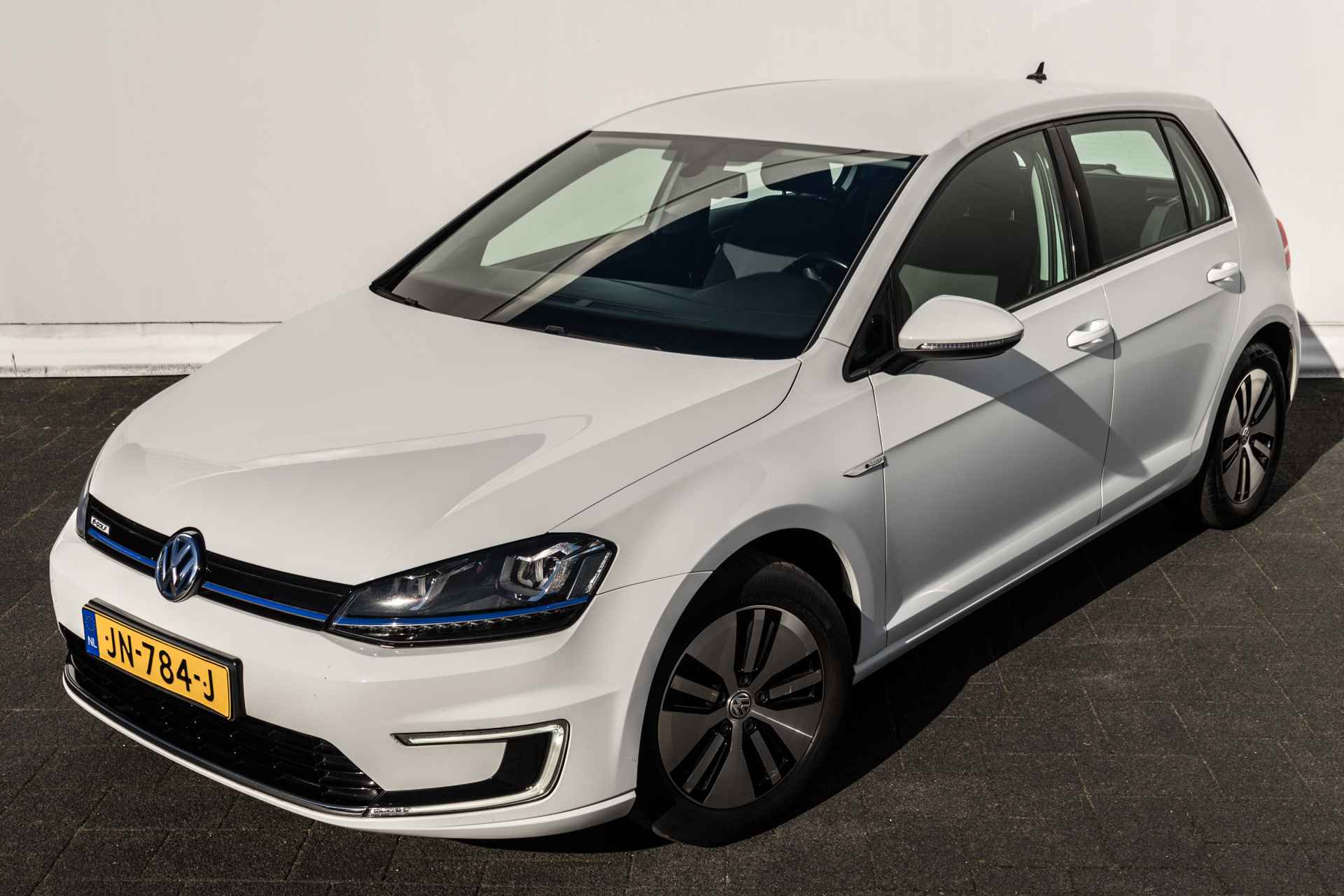 Volkswagen e-Golf e-Golf 24 Kwh | LED | 2.000,- Subsidie | Navigatie | Climate Control - 16/36