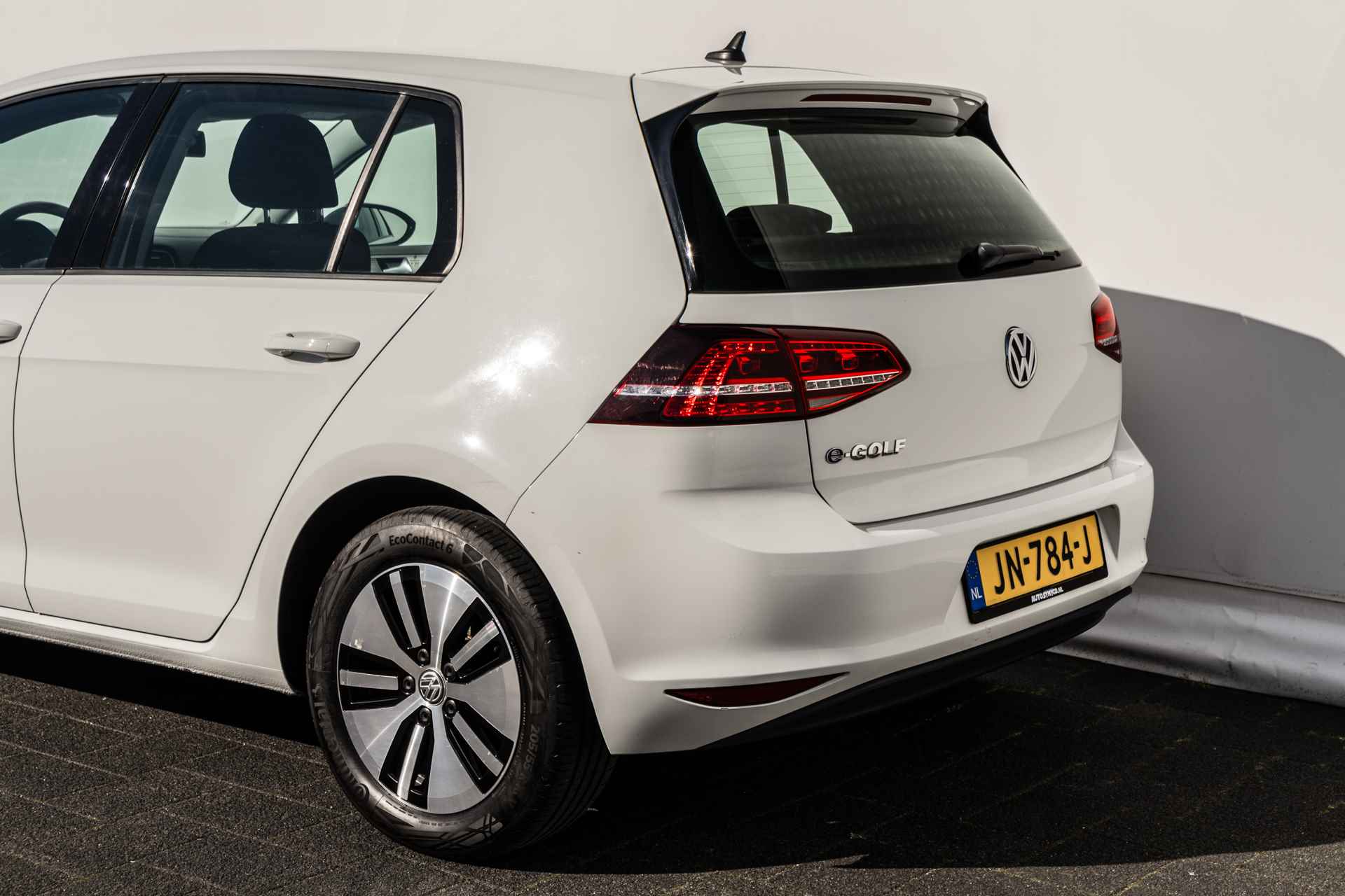 Volkswagen e-Golf e-Golf 24 Kwh | LED | 2.000,- Subsidie | Navigatie | Climate Control - 23/36
