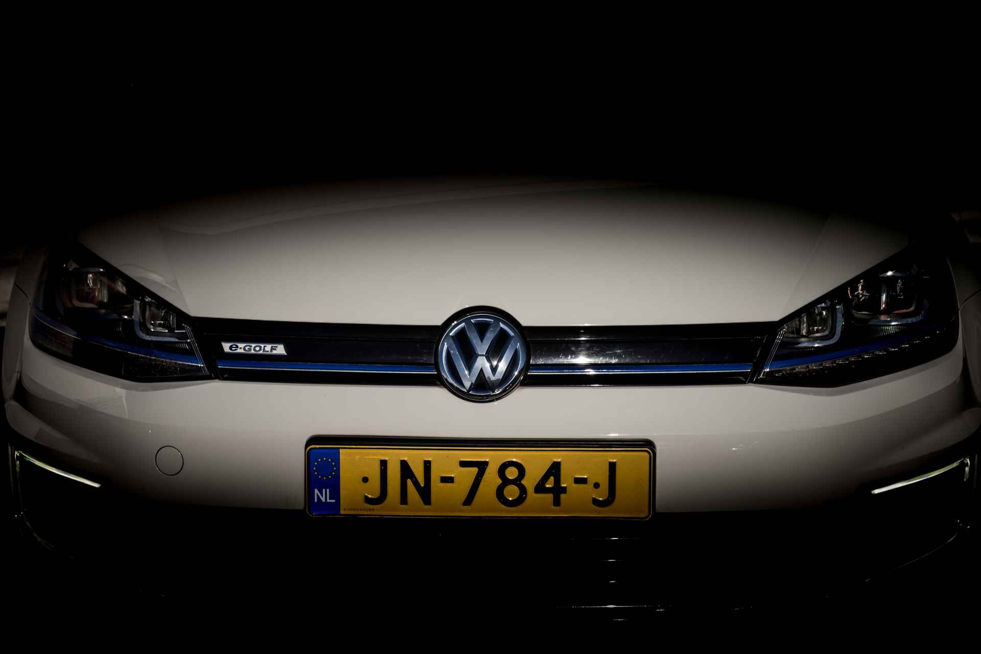 Volkswagen e-Golf e-Golf 24 Kwh | LED | 2.000,- Subsidie | Navigatie | Climate Control - 26/36