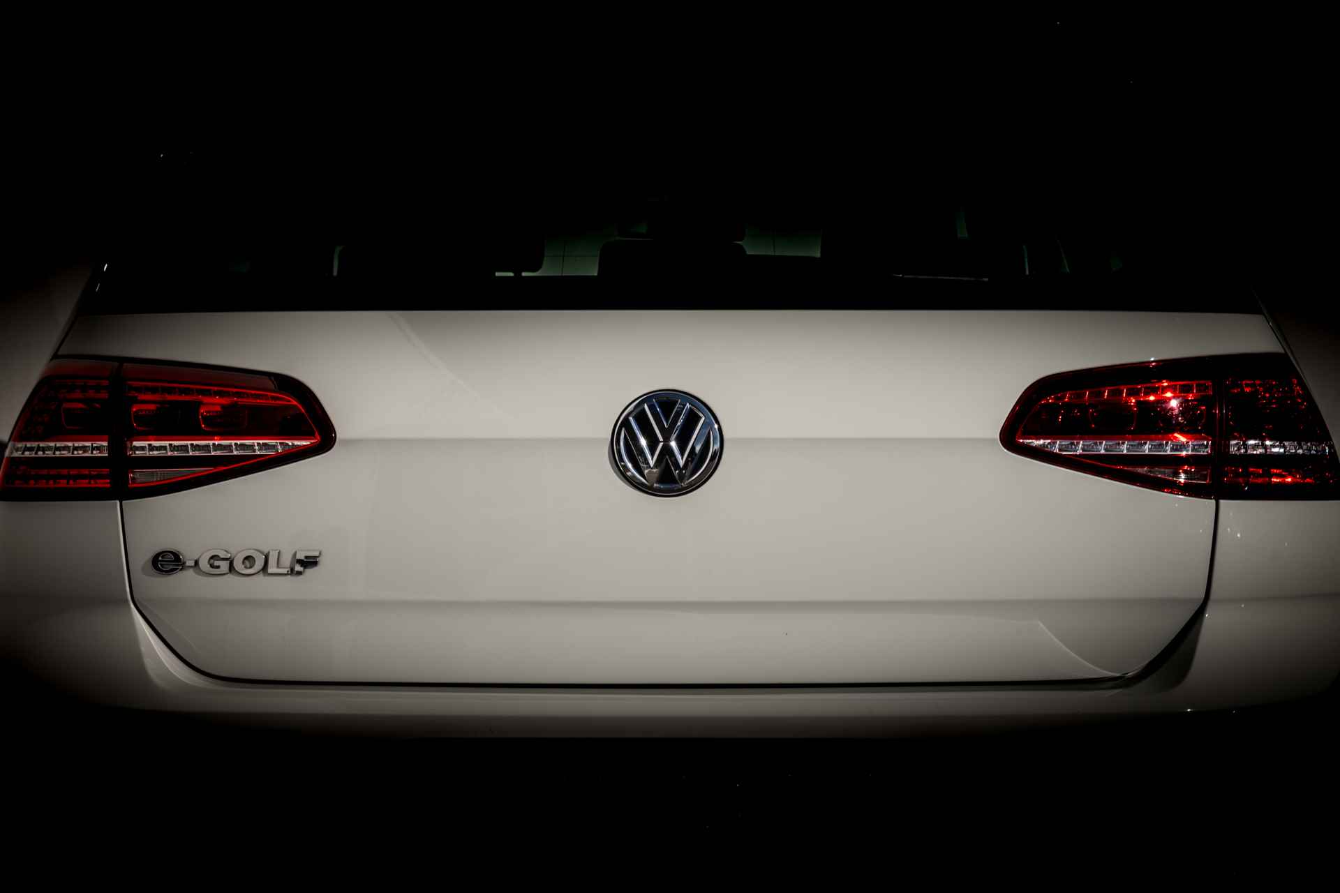 Volkswagen e-Golf e-Golf 24 Kwh | LED | 2.000,- Subsidie | Navigatie | Climate Control - 30/36