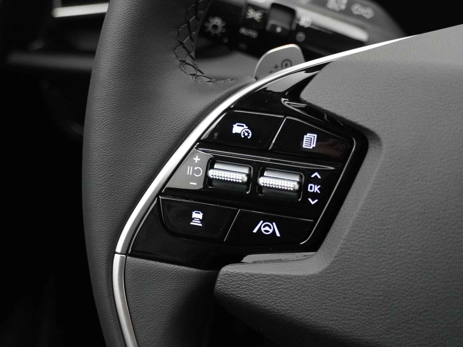 Kia Niro EV DynamicLine 64.8 kWh * nieuw uit voorraad leverbaar * - Navigatie - Parkeersensoren voor en achter - Adaptieve cruise control - Fabrieksgarantie tot 11-2030 - 25/50