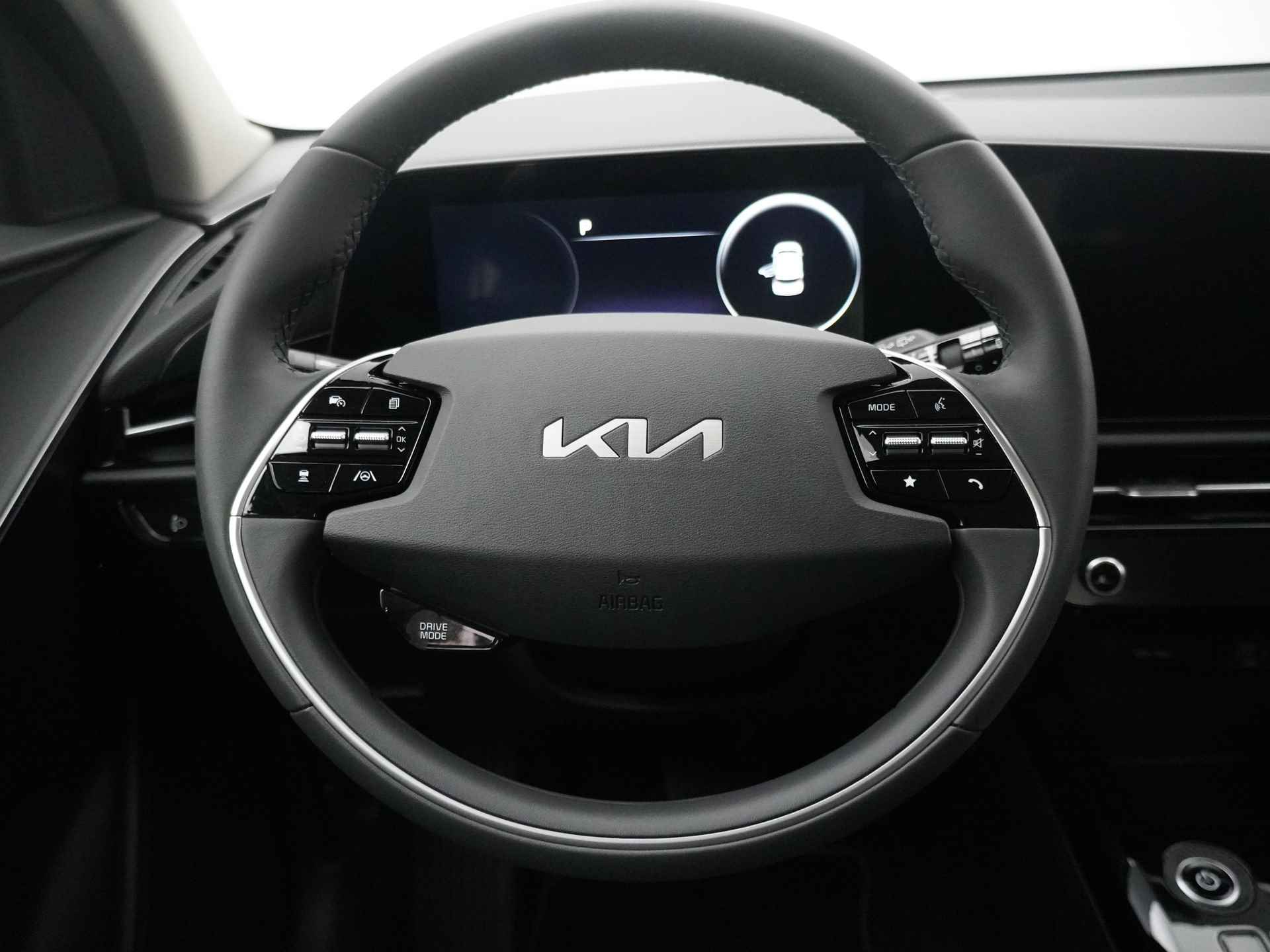 Kia Niro EV DynamicLine 64.8 kWh * nieuw uit voorraad leverbaar * - Navigatie - Parkeersensoren voor en achter - Adaptieve cruise control - Fabrieksgarantie tot 11-2030 - 38/50