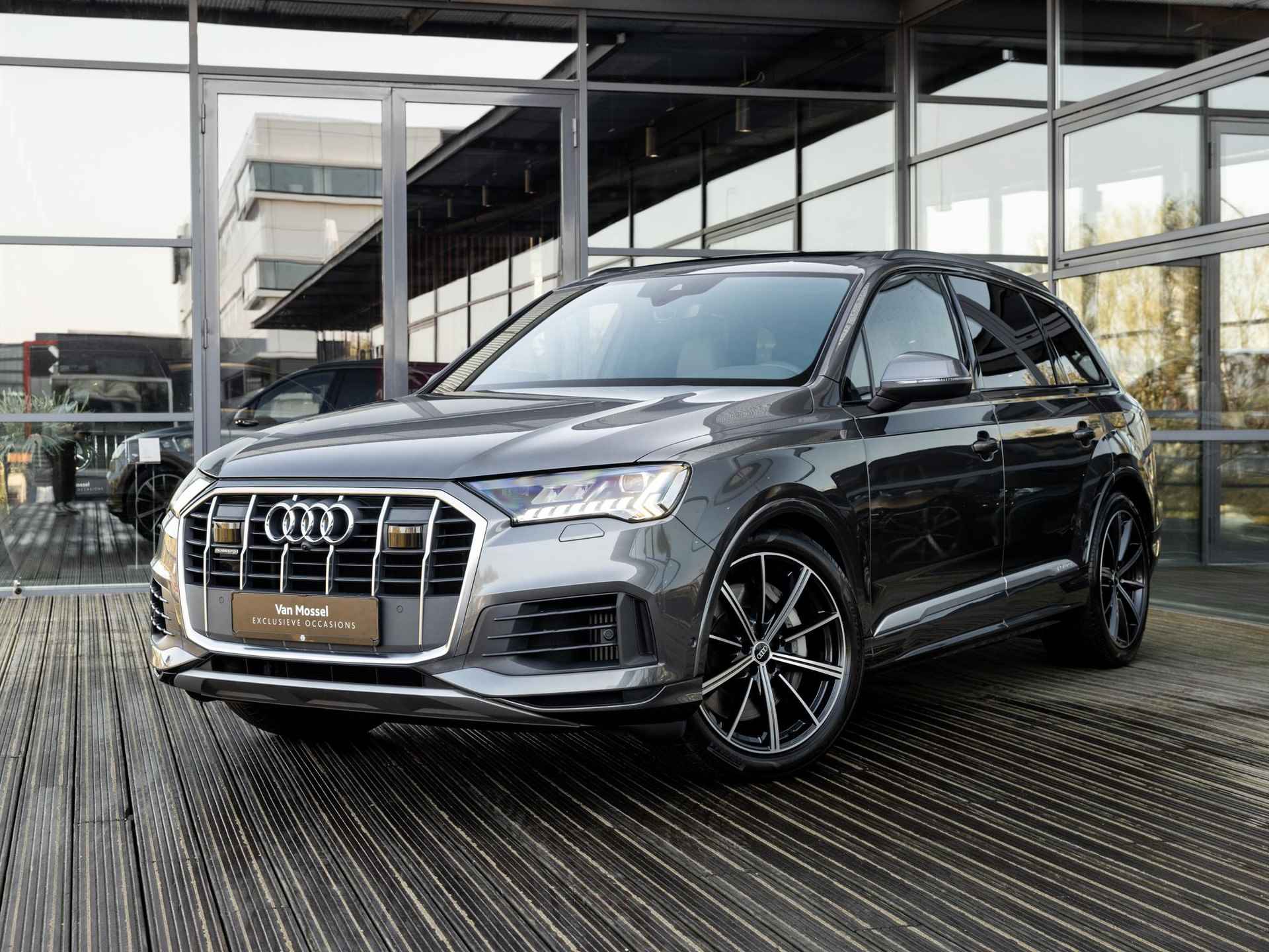 Audi Q7 55 TFSI e quattro S Edition | S-LINE INTERIEUR | S-LINE SPORTSTOELEN PLUS | B&0 | LUCHTVERING | PANORAMA/SCHUIF-KANTELDAK | SOFTCLOSE | MATRIX LED | TOUR PAKKET | KEYLESS | 21 INCH | - 3/53