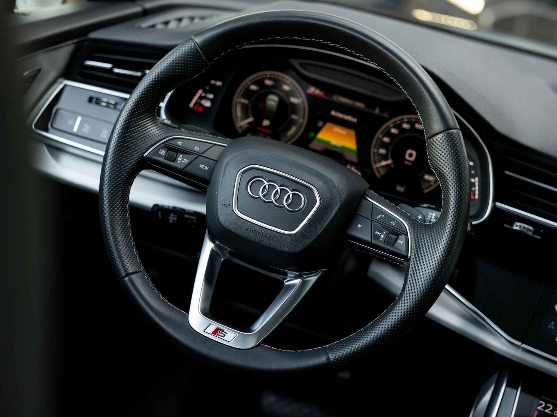 Audi Q7 55 TFSI e quattro S Edition | S-LINE INTERIEUR | S-LINE SPORTSTOELEN PLUS | B&0 | LUCHTVERING | PANORAMA/SCHUIF-KANTELDAK | SOFTCLOSE | MATRIX LED | TOUR PAKKET | KEYLESS | 21 INCH | - 17/53