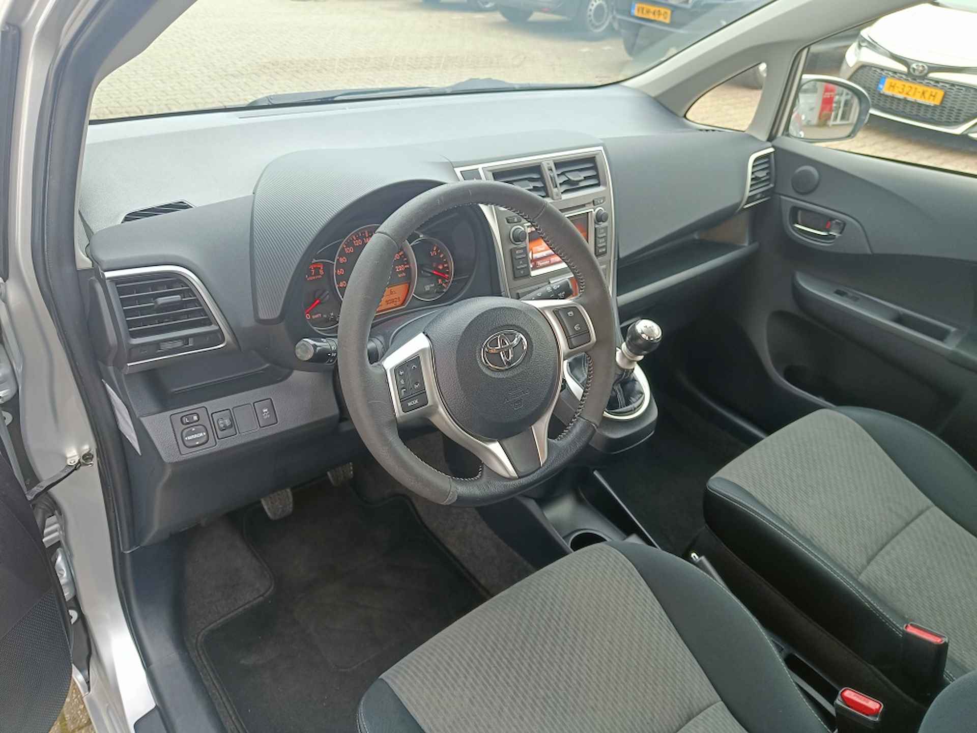 Toyota Verso-S 1.3 VVT-i Aspiration | Trekhaak | Navi | Cruise Control | El. Cl - 23/37