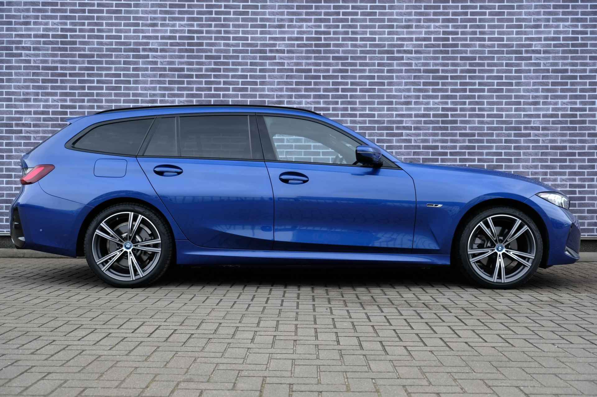 BMW 3-serie Touring 330e xDrive | M Sport | 19'' | Leer | Memory | Elec.Trekhaak | Stoel/Stuurverwarming | AdaptiveCruise | BTW - 14/42
